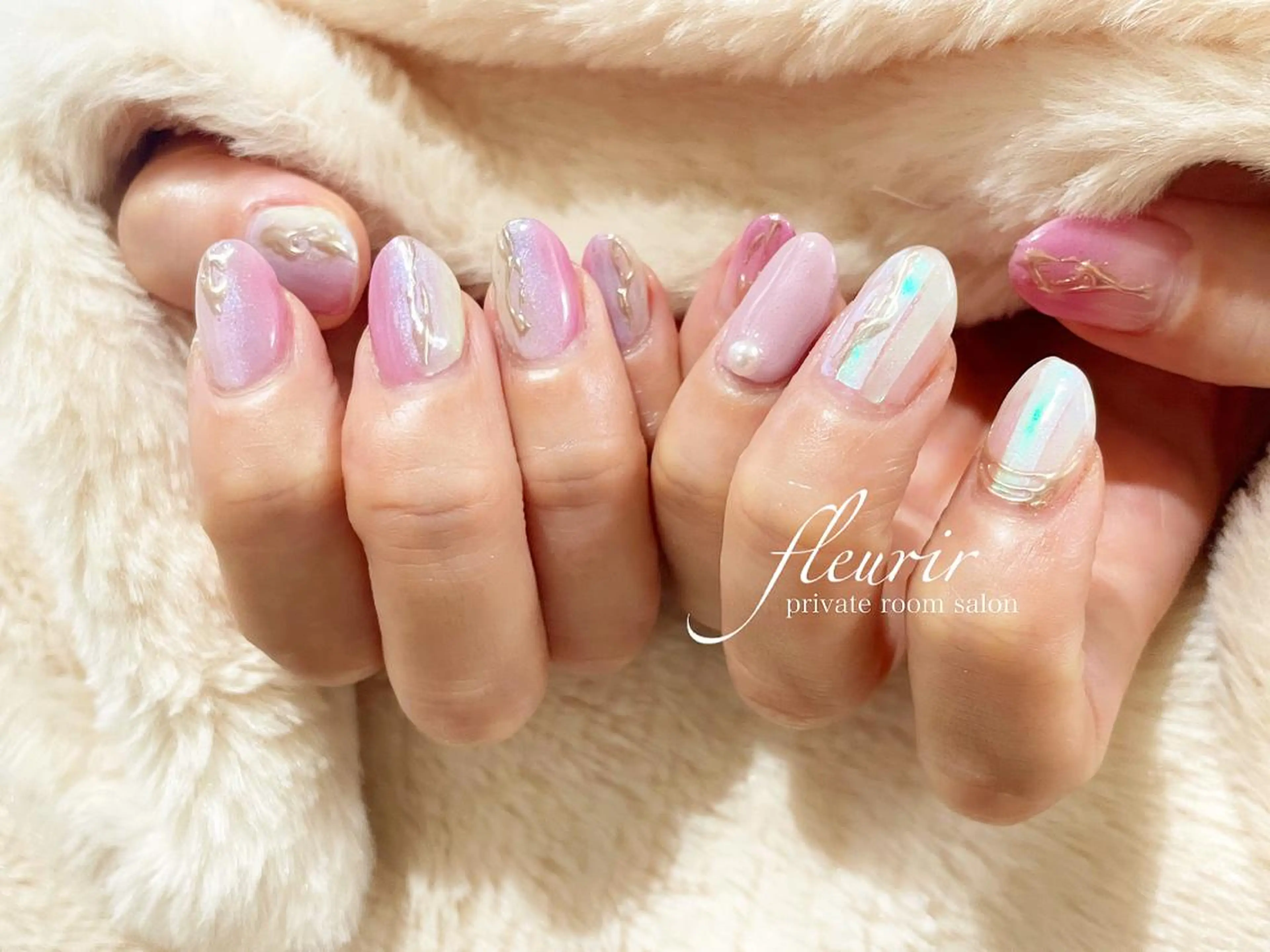 ネイル アートネイル ミラーネイル ニュアンスネイル フルリール 【プライベートサロンのネイルデザイン