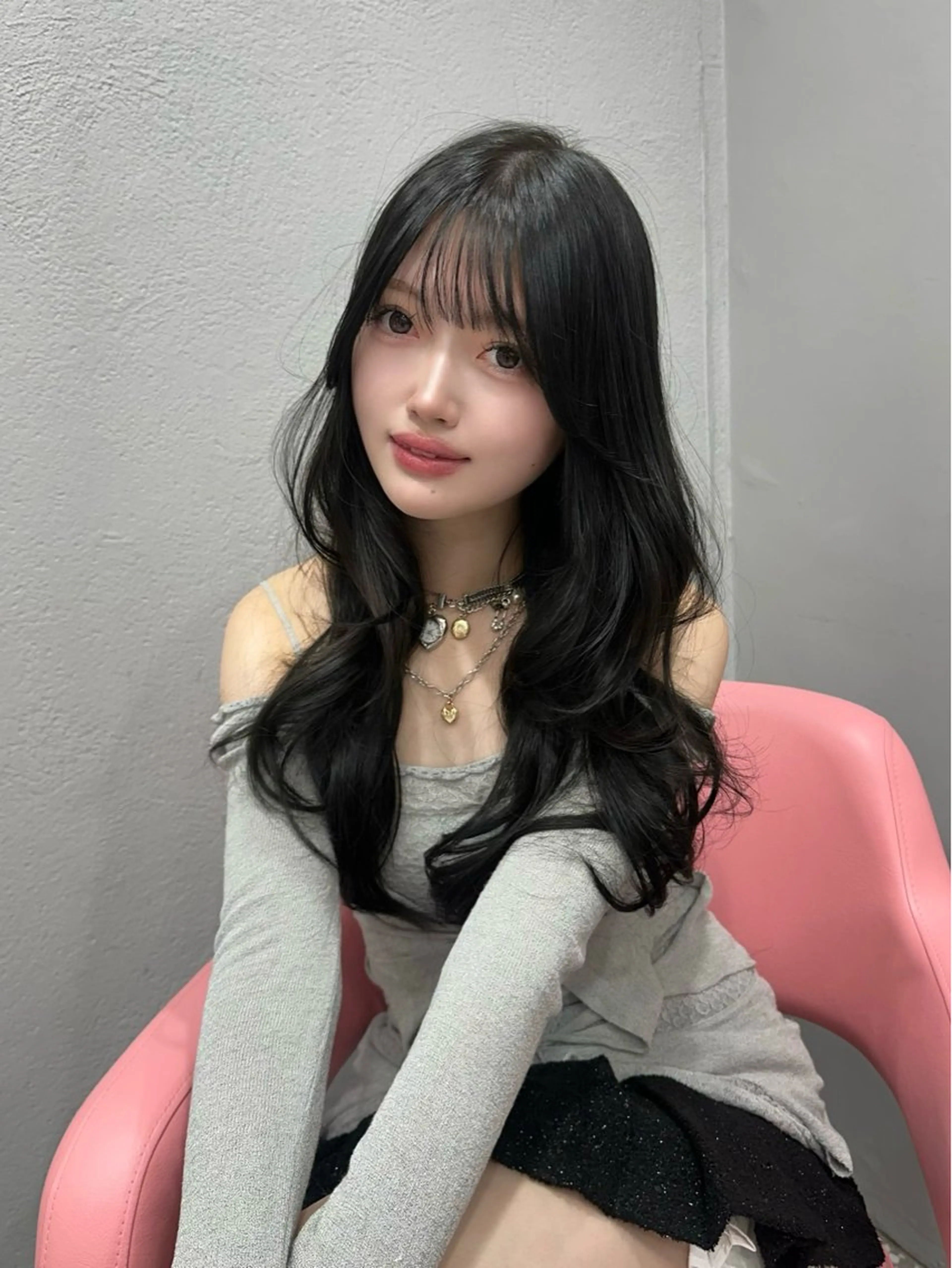 ロング カラー 透明感カラー グレージュ オリーブグレージュ オリーブグレー カット ヘアカラー 𝑴𝑶𝑲𝑨渋谷 トレンド韓国ヘア🩷のヘアスタイル