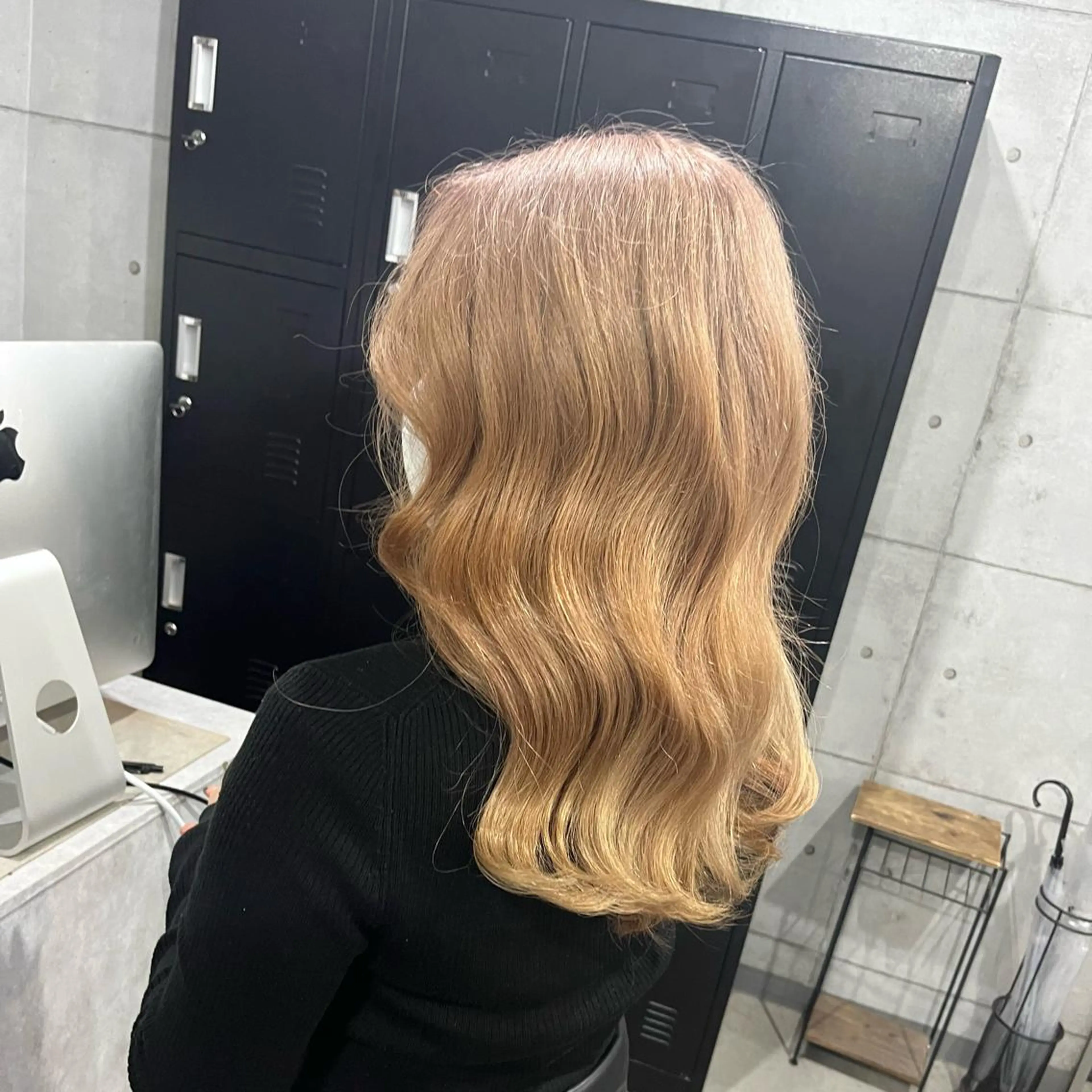 セミロング 🌈カラー特化 ハイトーンけいと🌈のヘアスタイル