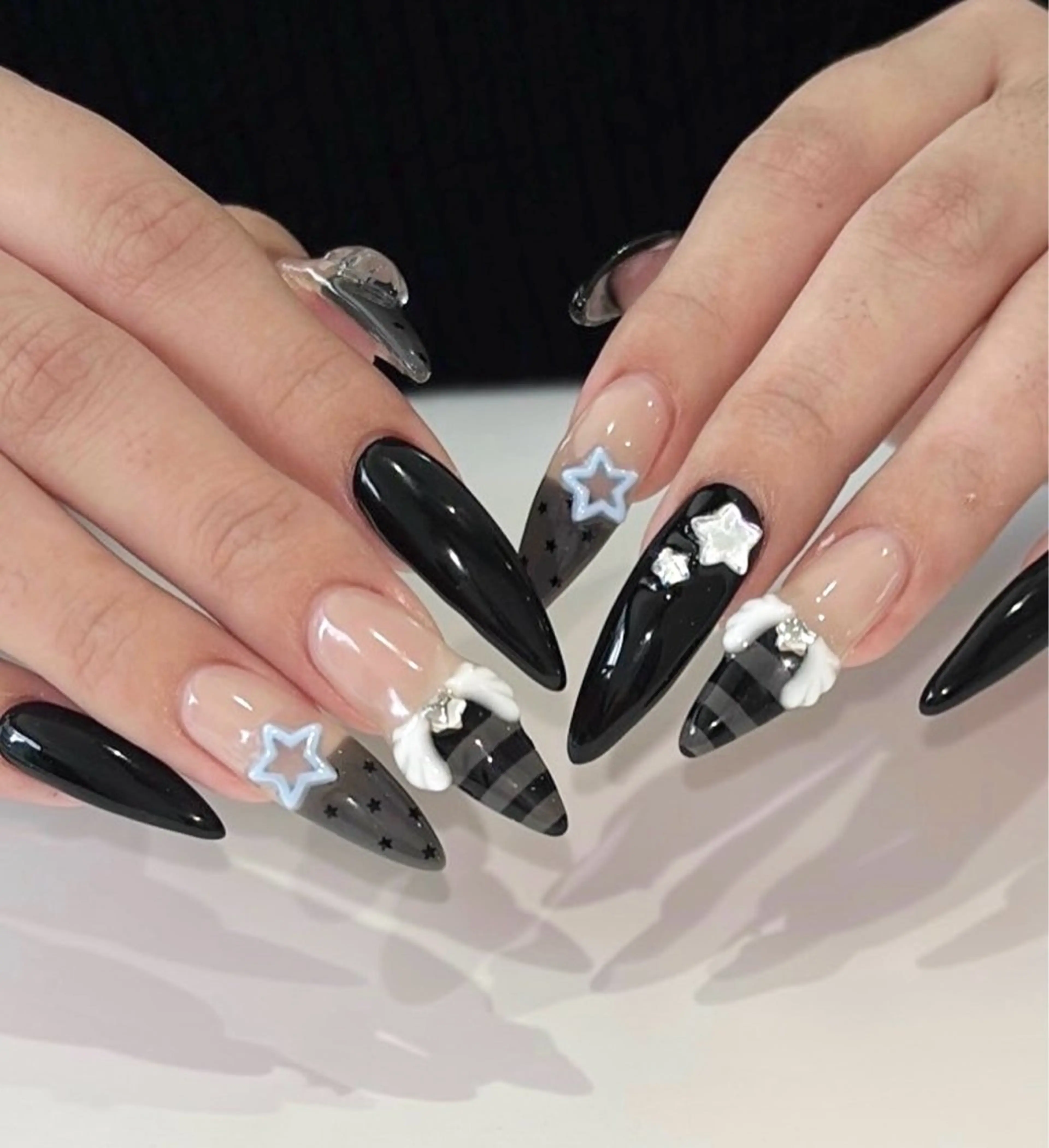 セミロング ハンドネイル Pio Mielのネイルデザイン