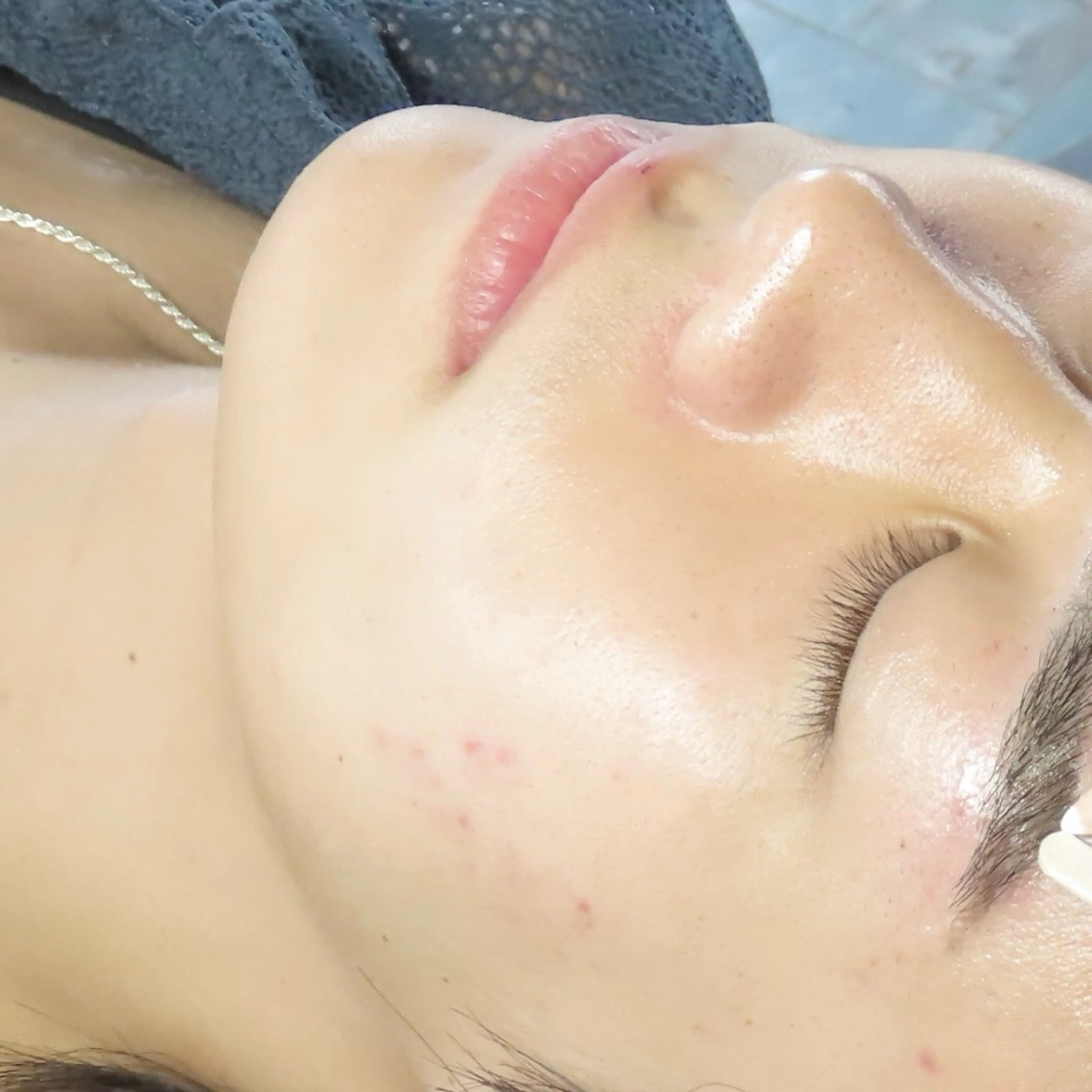 【流行りのメニュー】メンズ眉毛WAXスタイリング+お顔全体産毛WAX(髭以外)+パック仕上げ🌱60分でお肌も綺麗に◎の写真