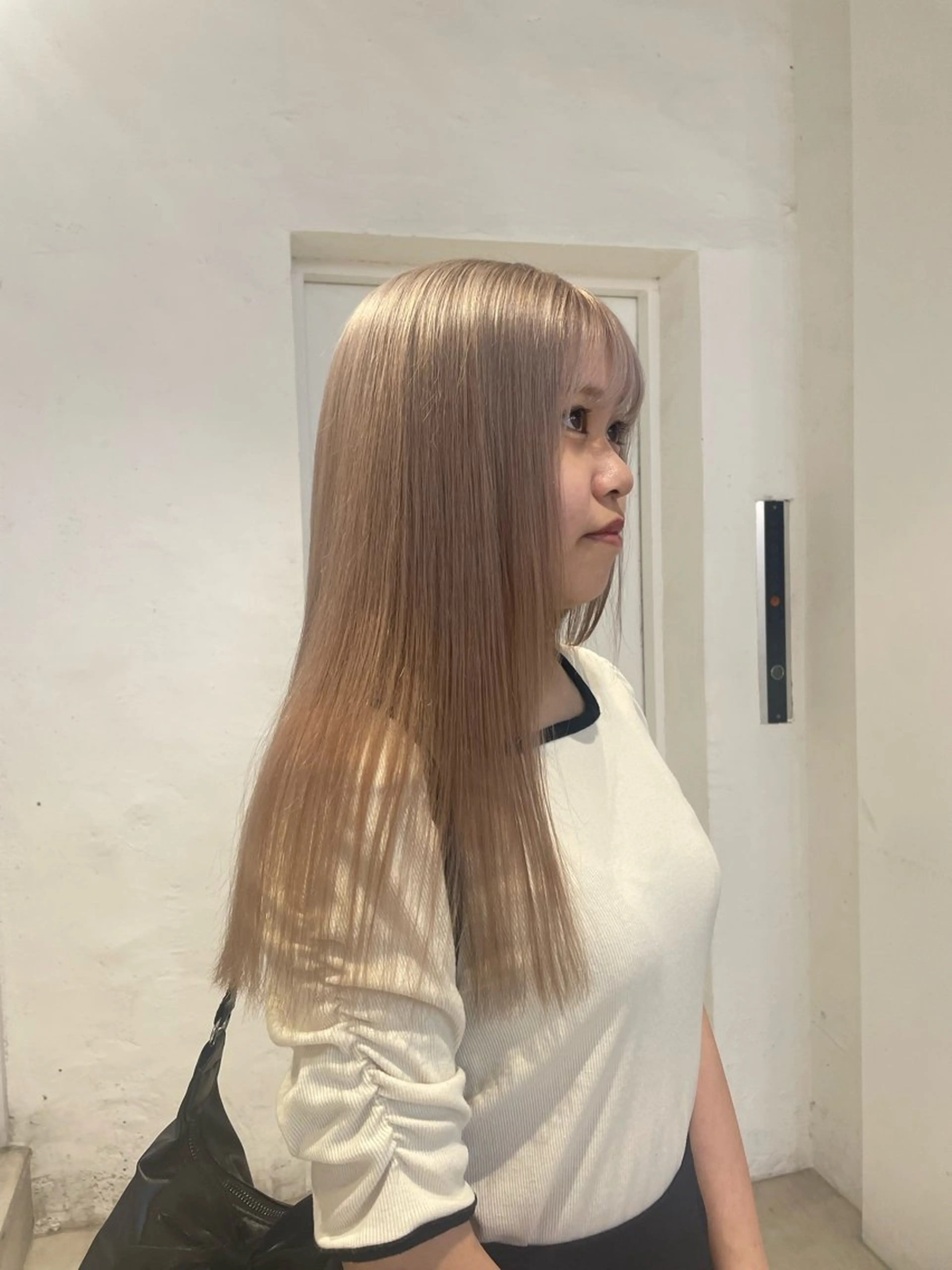 ロング カラー ヘアカラー 🌟暖色系ハイトーン 🌟AIのヘアスタイル