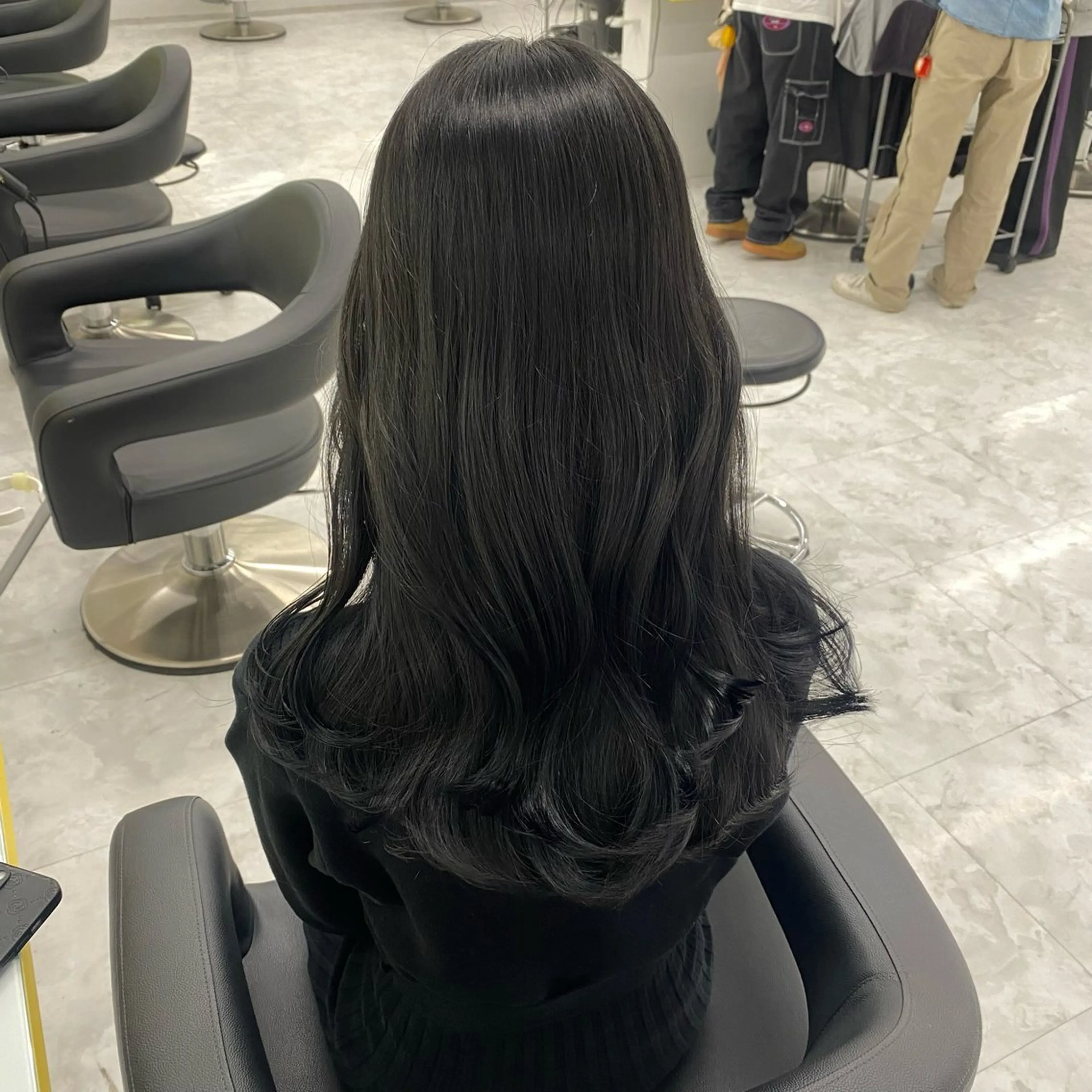 ミディアム カラー パーマ ヘアアレンジ メンズ キッズ メンズブリーチ 黒髪 ブリーチ ブルーカラー ブルーブラック ヘアカラー Lumo所属・💖横浜ブリーチなし 💖MIHOのヘアスタイル
