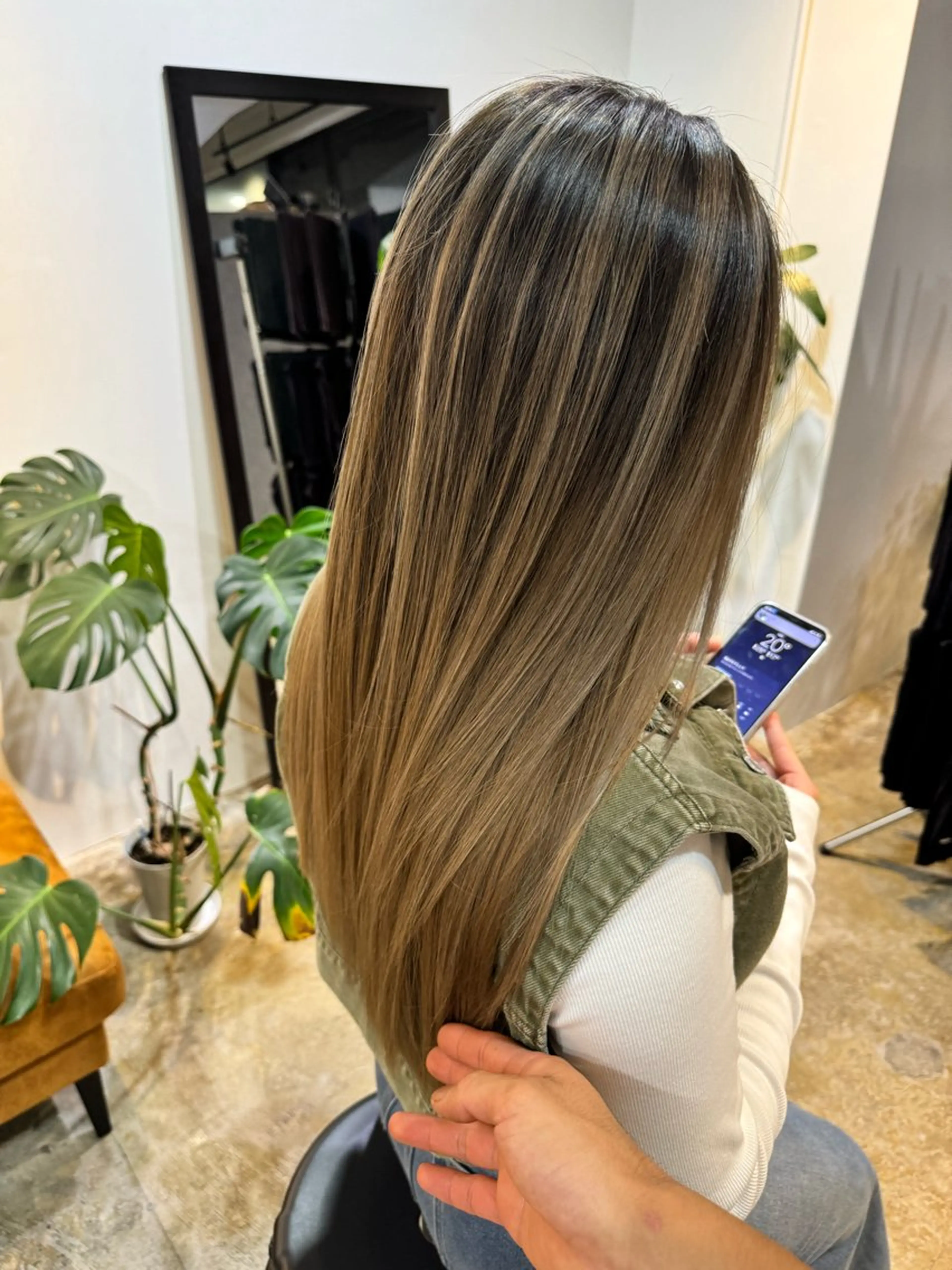 カラー ヘアカラー Merly Osakaのヘアスタイル