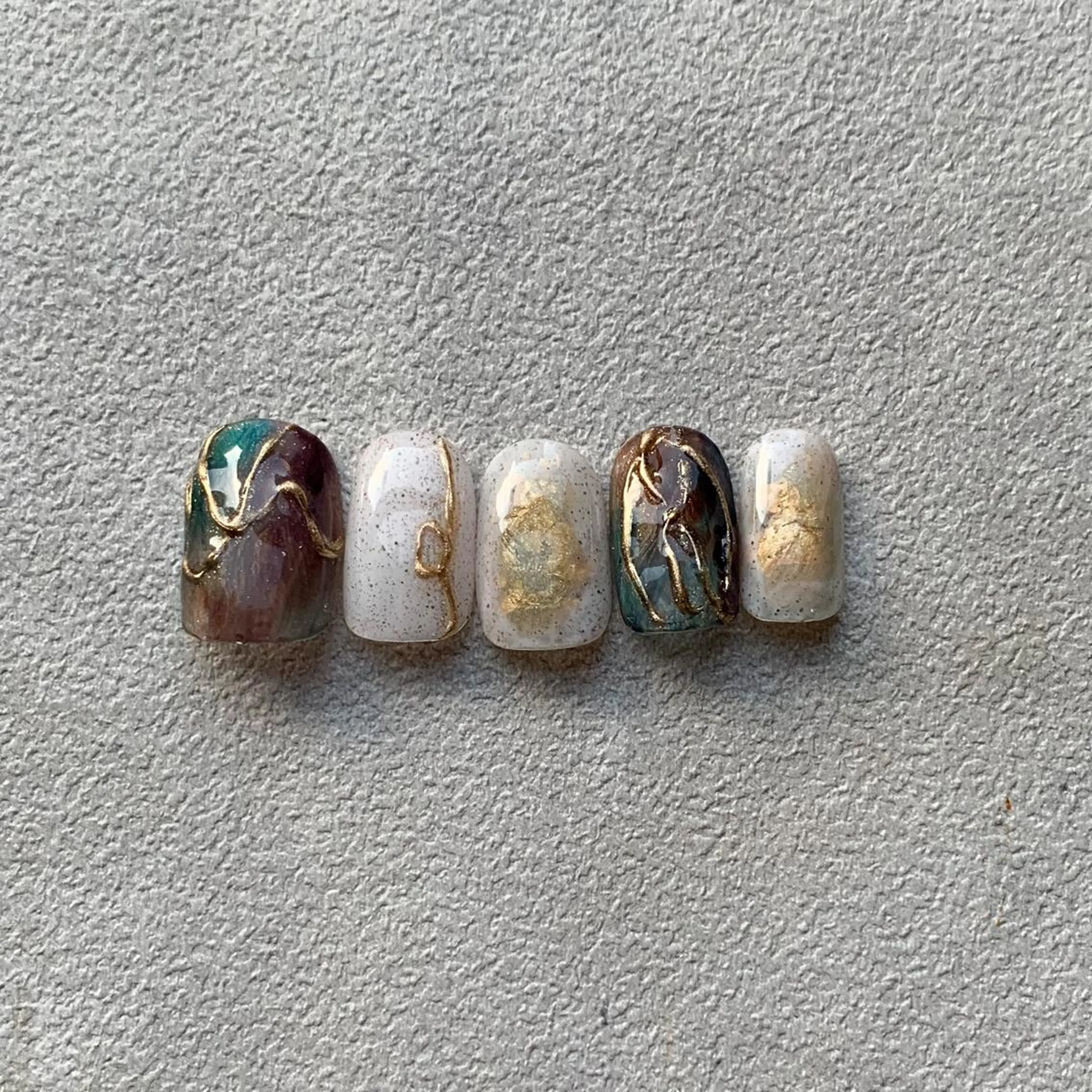 ネイル atelier　FIORITURA所属・FIORITURA aiのネイルデザイン