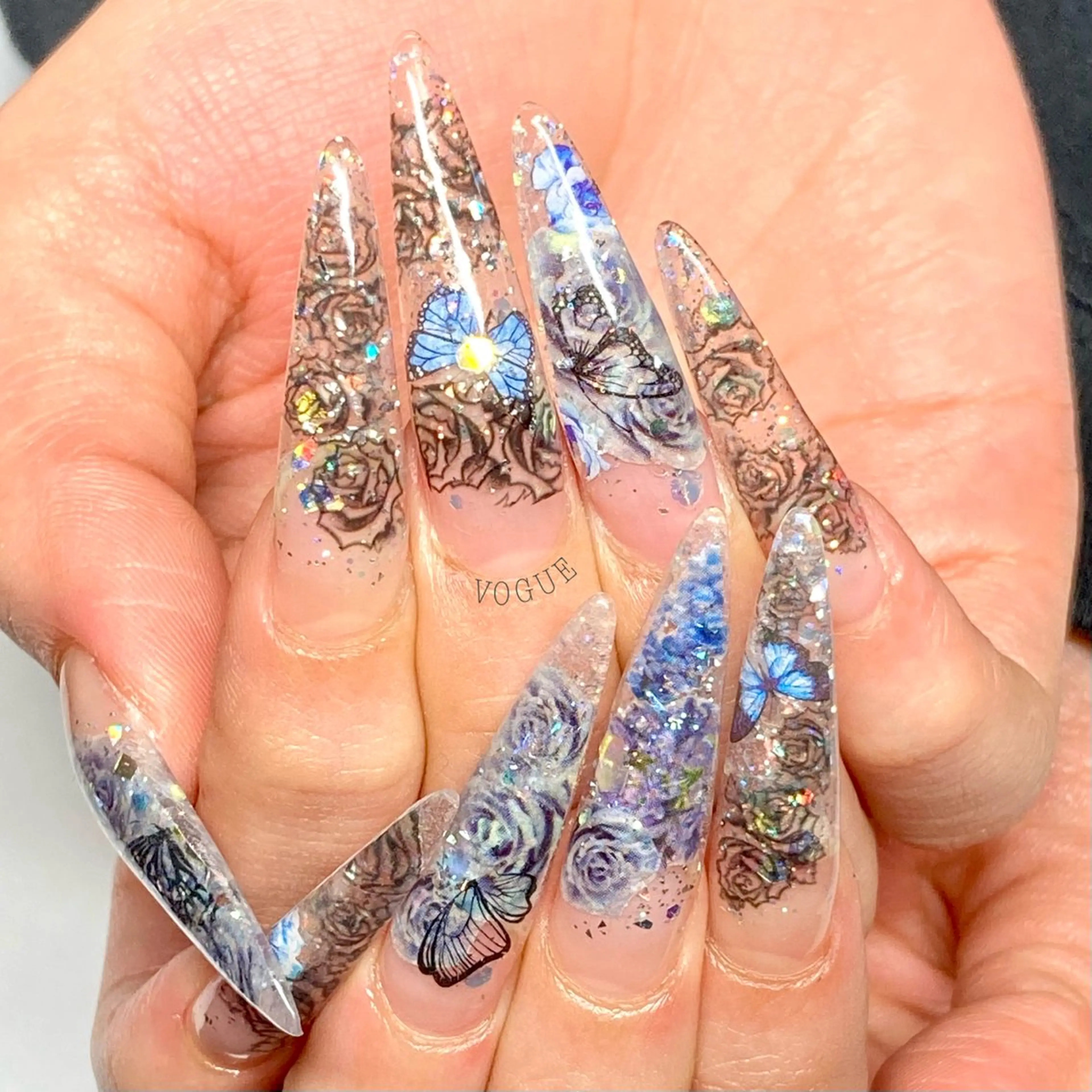 ネイル ハンドネイル VOGUE ×SWANのネイルデザイン