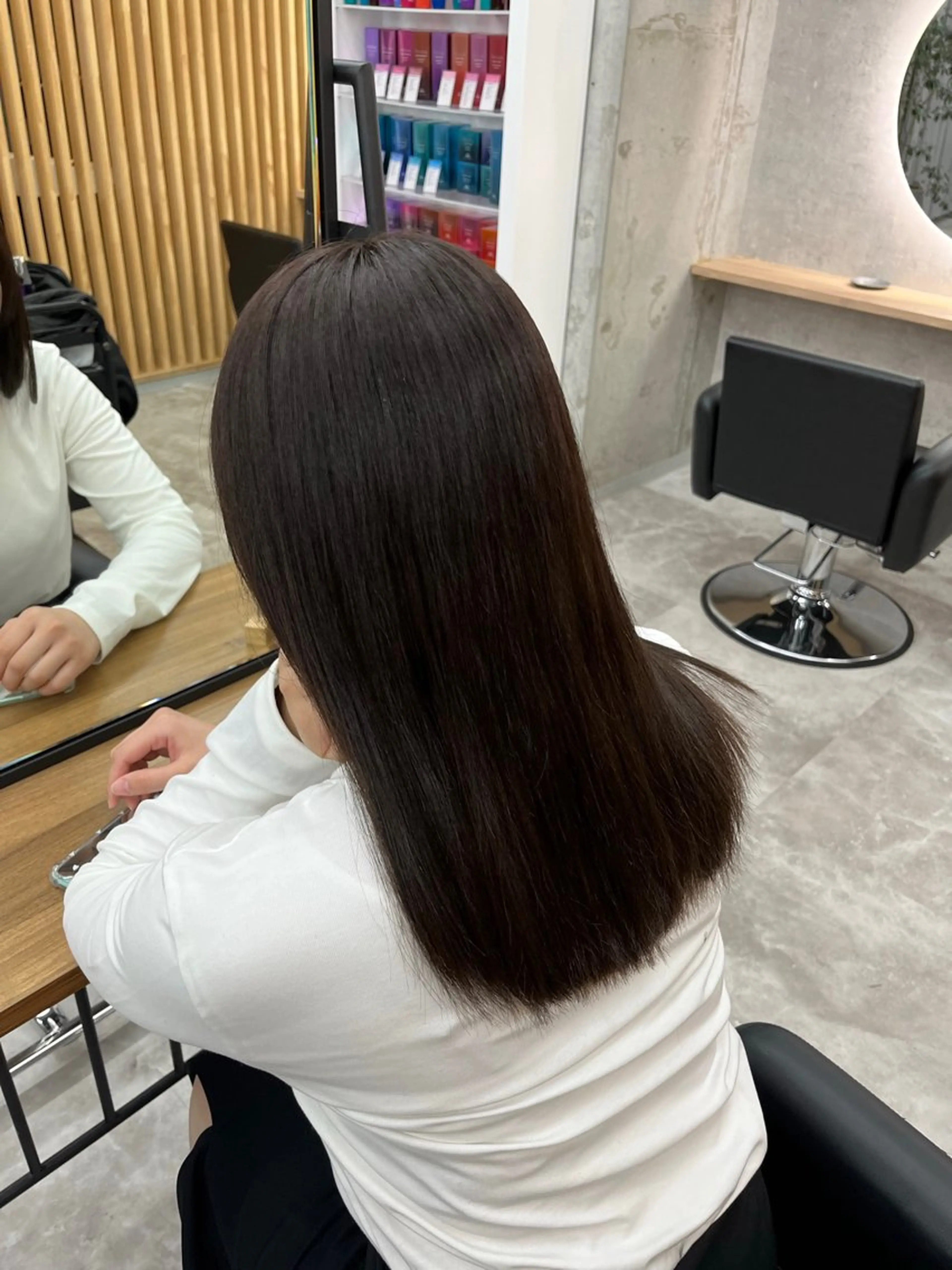 セミロング 奥野碧🌈艶髪 /ダメージレスカラーのヘアスタイル