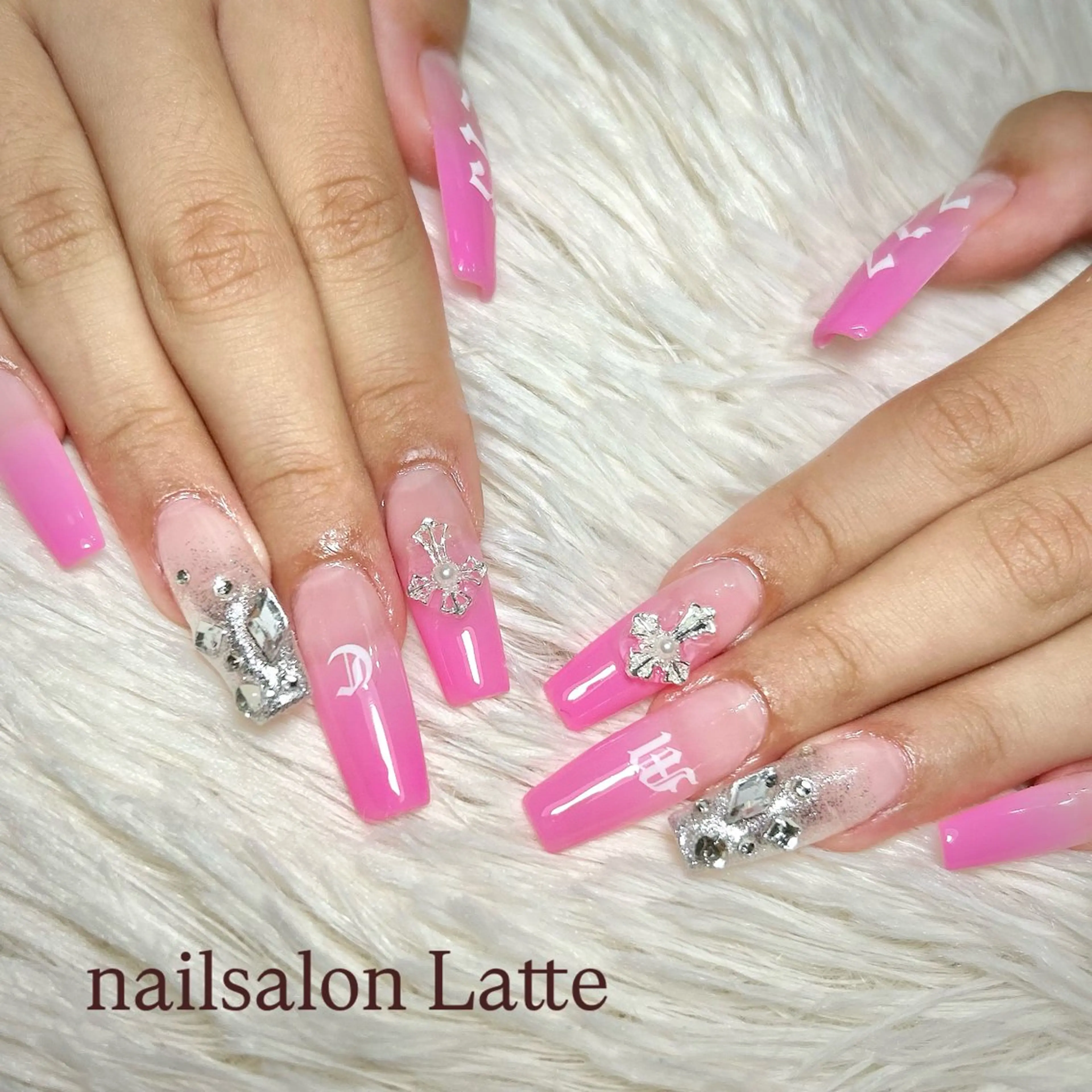 ネイル Nailsalon Latteのネイルデザイン
