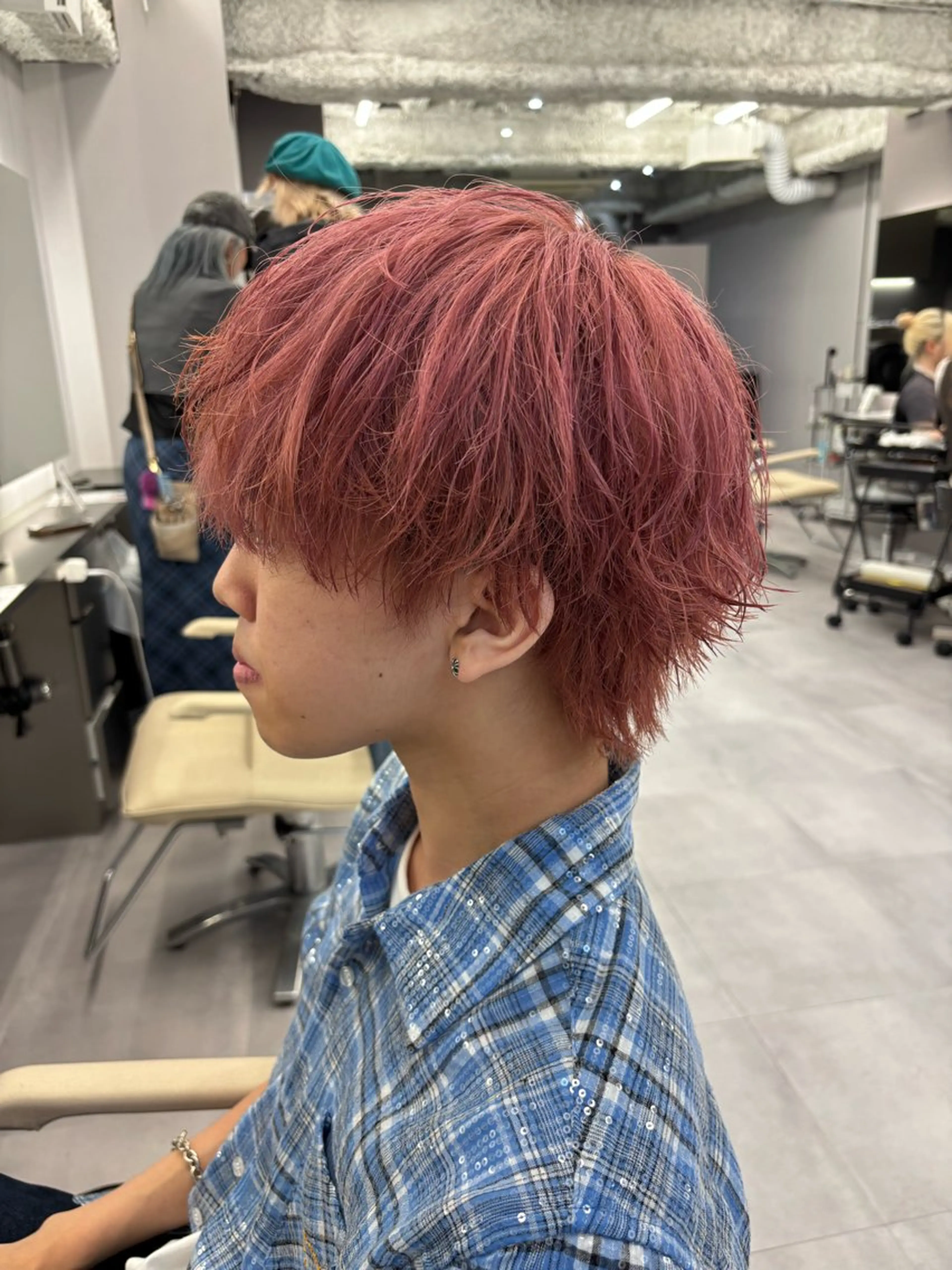 ミディアム カラー ベージュカラー ピンクカラー ピンクベージュ ヘアカラー 名古屋／デザイン／ ブリーチ/松井亮磨のヘアスタイル
