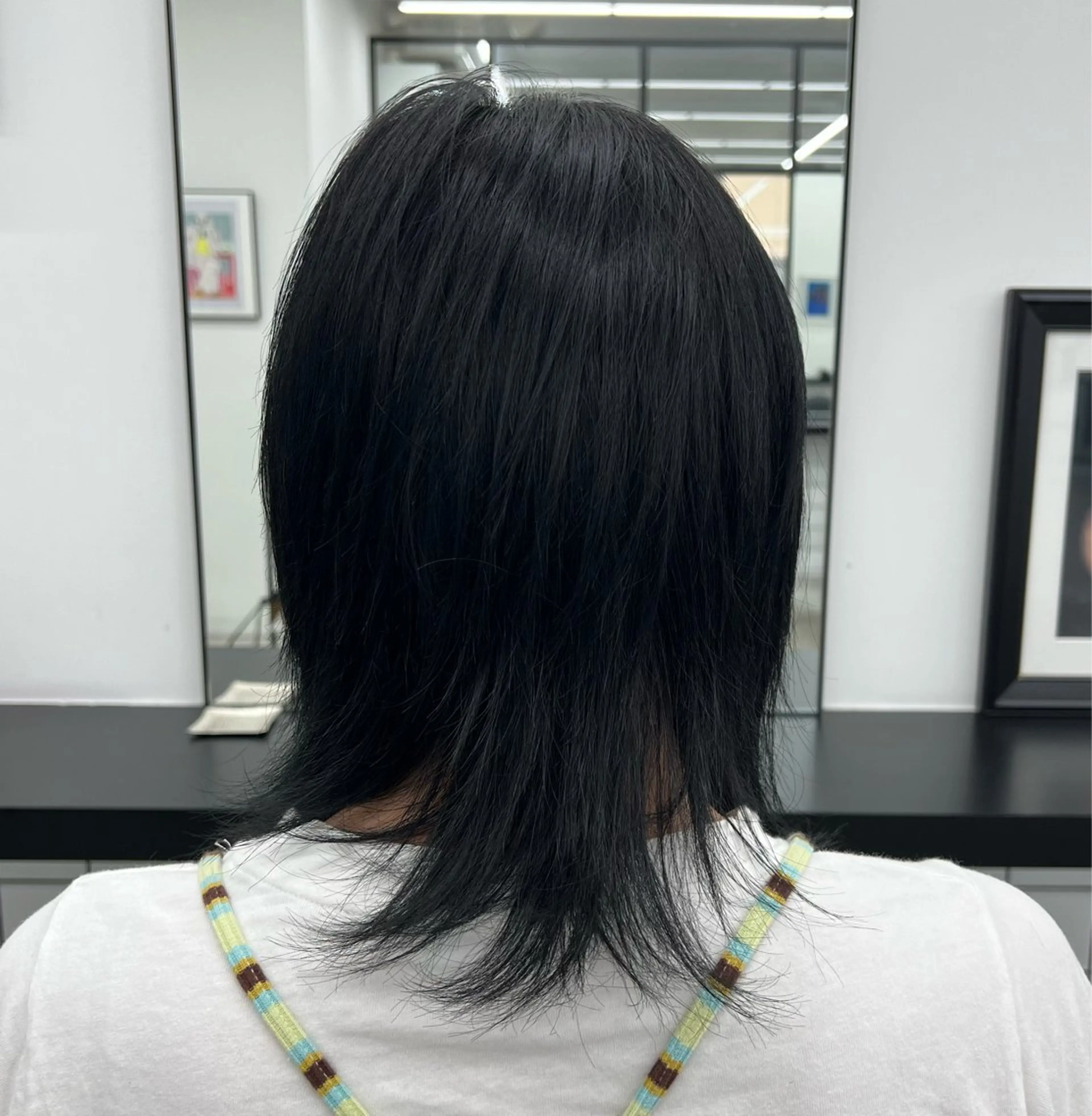 ミディアム カラー 黒髪 ナチュラルブラック レイヤーカット ヘアカラー あすか JILLSTUDIOのヘアスタイル