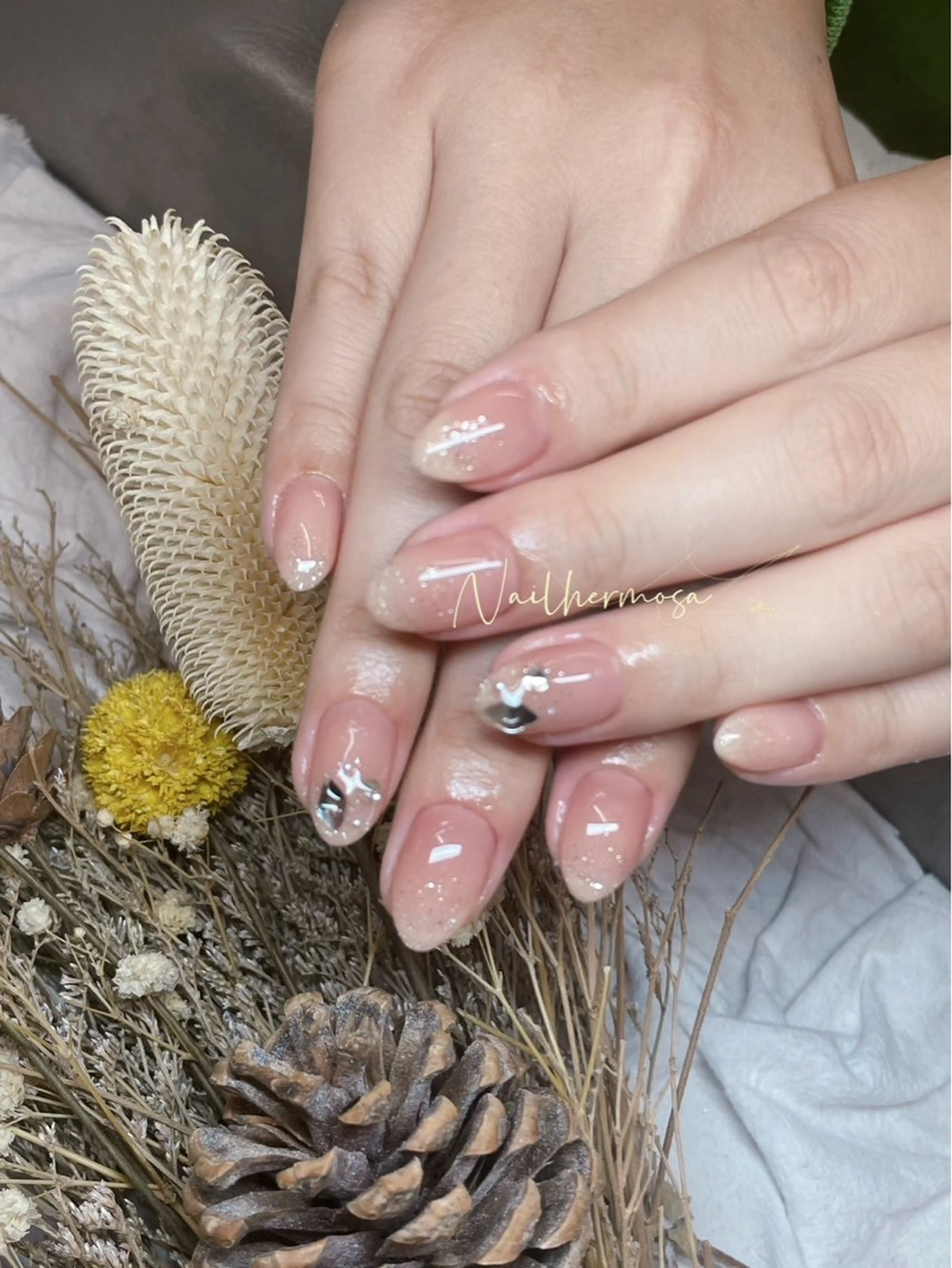 ネイル 長さ出し フラッシュネイル フットネイル ジェルネイル マグネットネイル ハンドネイル エルモサ YURIKAのネイルデザイン