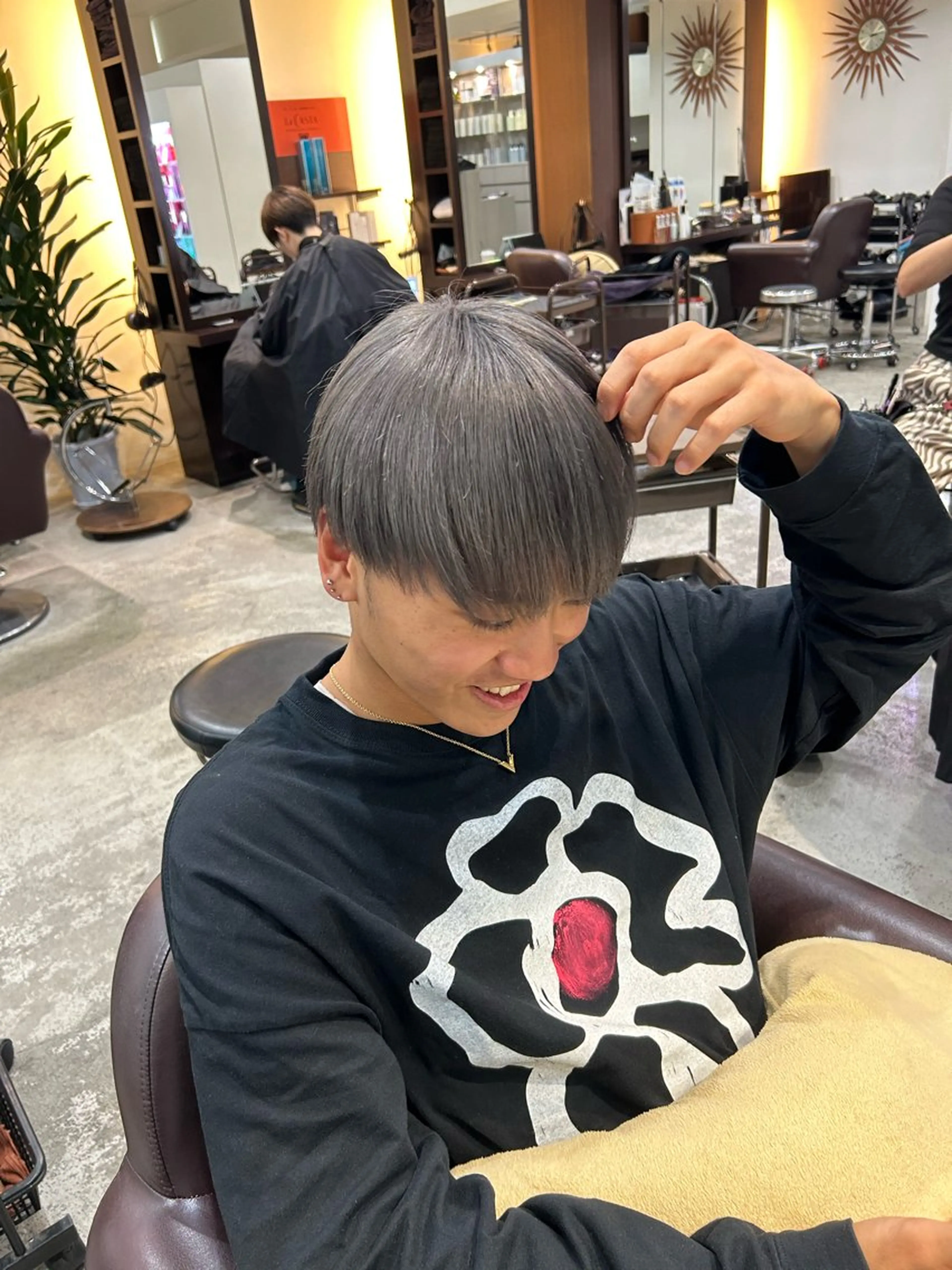 カラー メンズ ダークシルバー シルバー ヘアカラー トリートメント 坂本奈都美 🎀のヘアスタイル