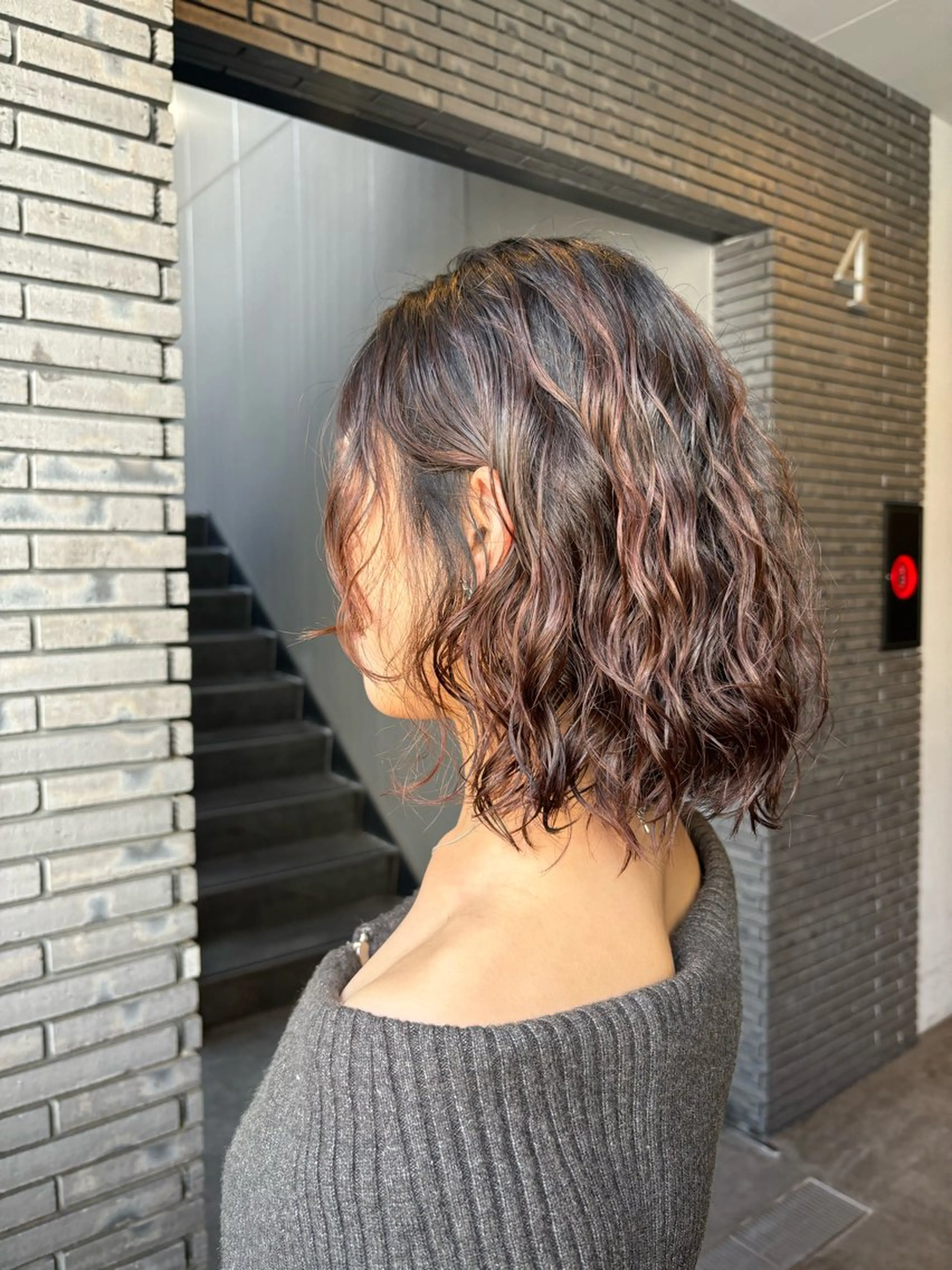 ミディアム ミディアムパーマ ウシロダ メグミのヘアスタイル