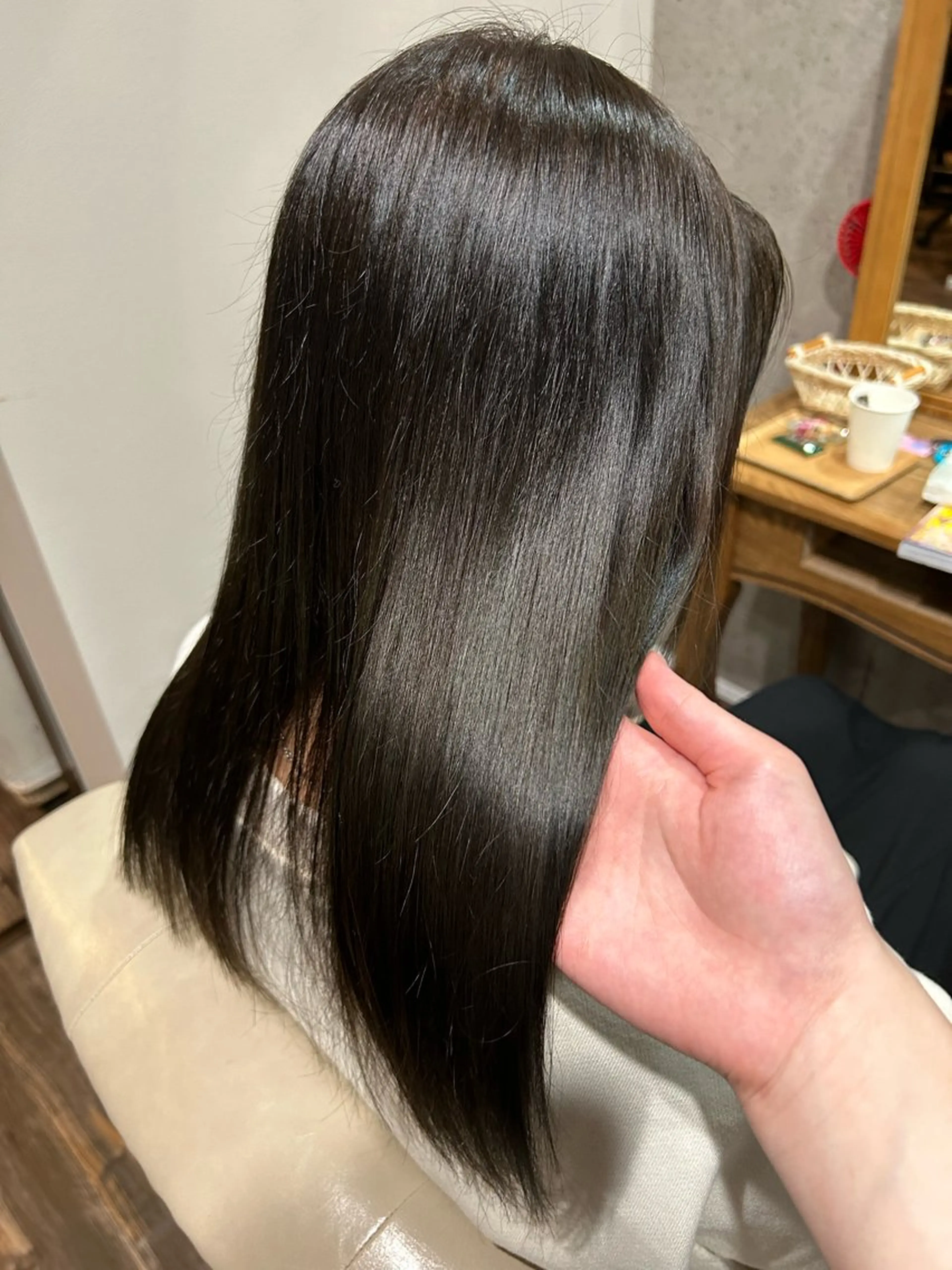 カラー 今野 詩音のヘアスタイル