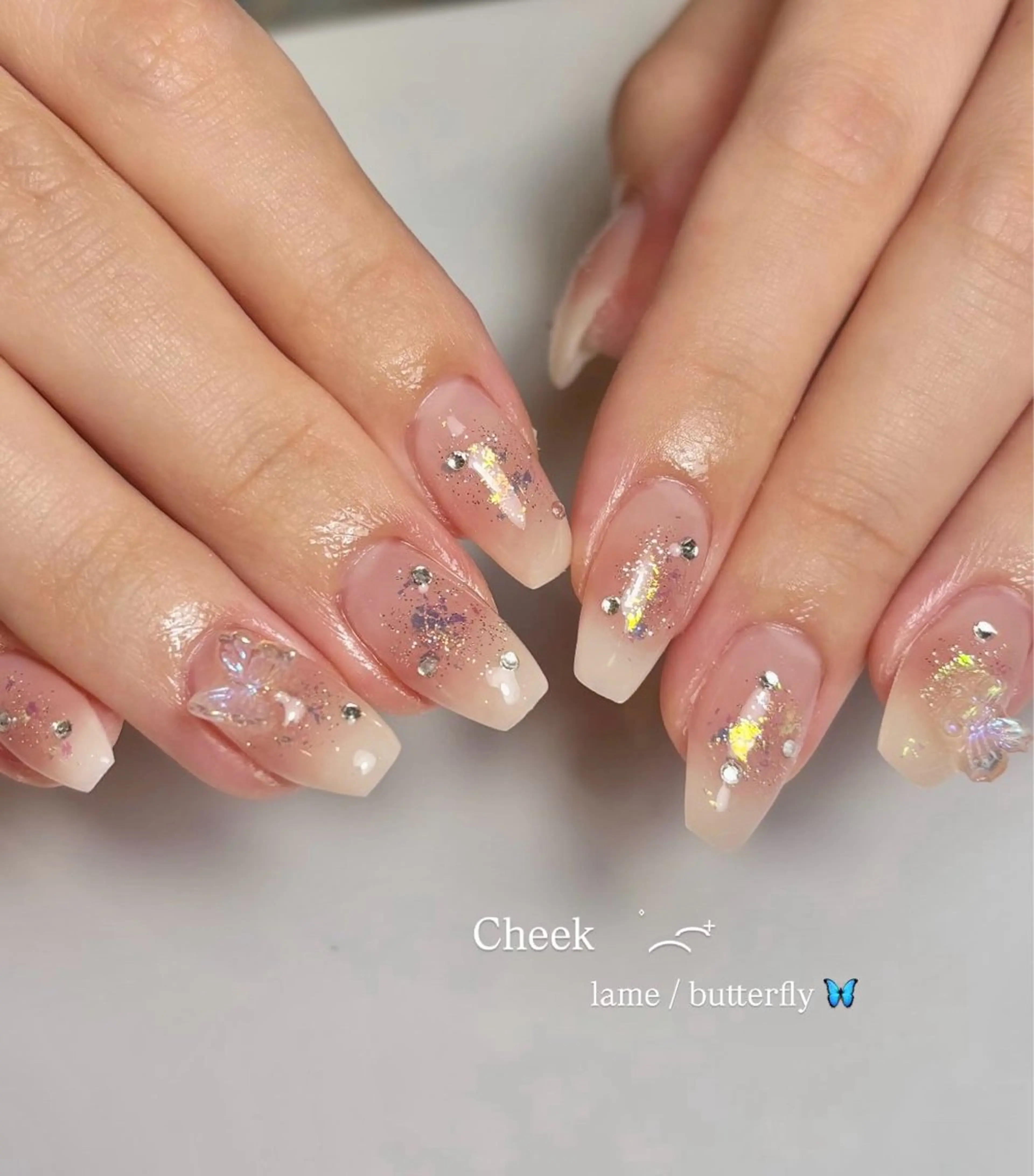 ネイル チークネイル キラキラネイル ハンドネイル Ballie/ Mizukiのネイルデザイン