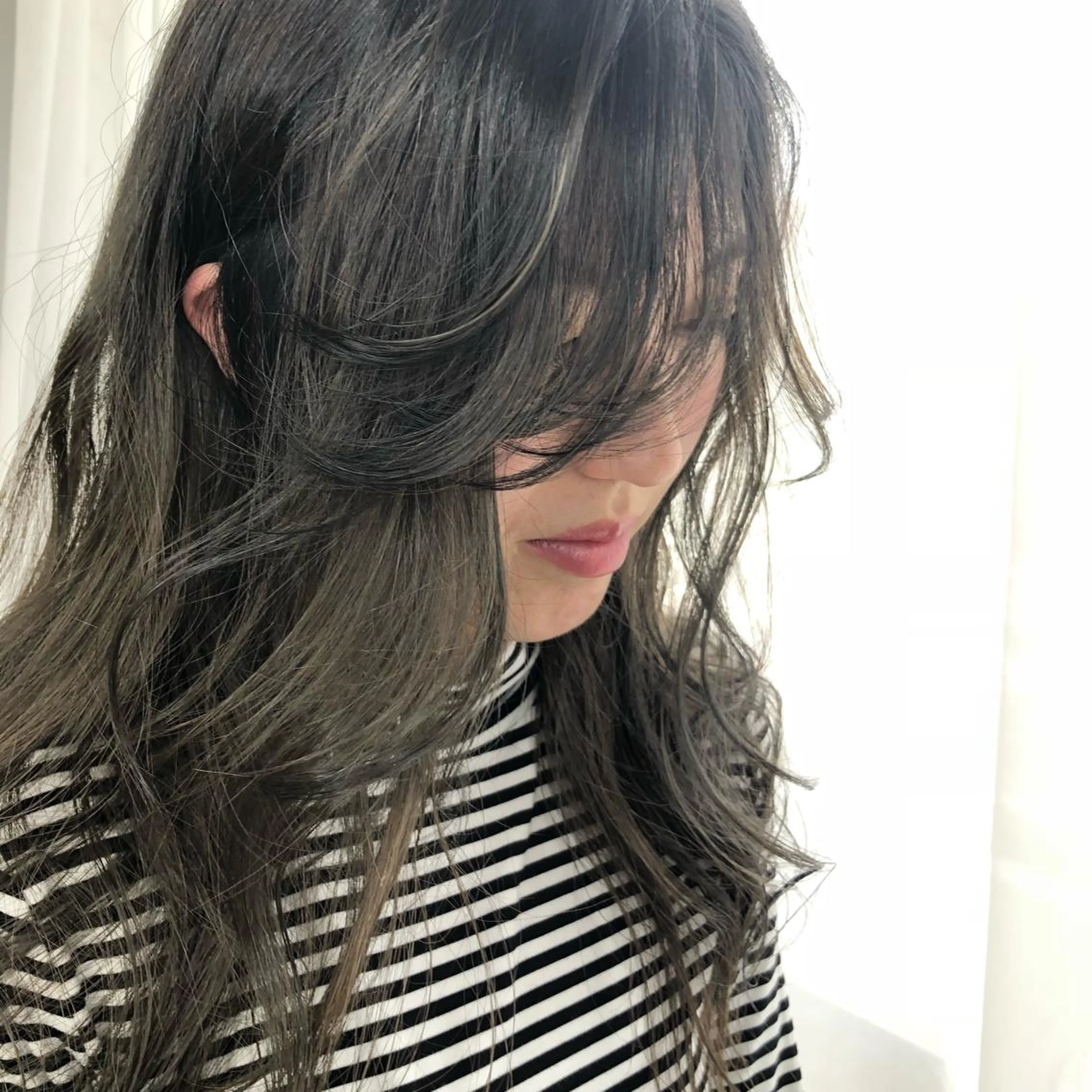 ロング カラー アディクシーカラー アッシュ ブリーチ ORIKA 美容室のヘアスタイル
