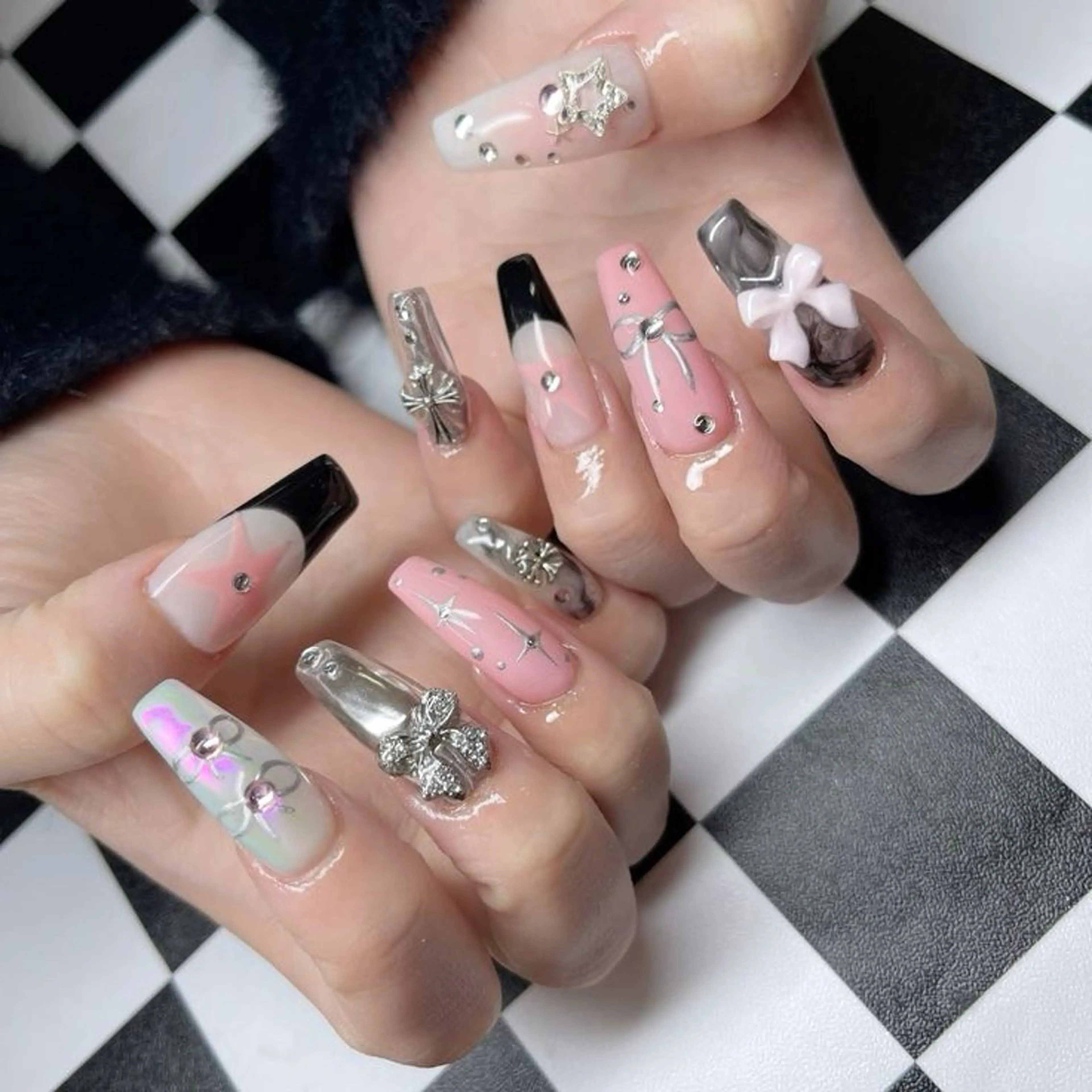 ネイル マグネットネイル ピンク ネイルチップ 冬ネイル ハンドネイル Lee Nailsのネイルデザイン