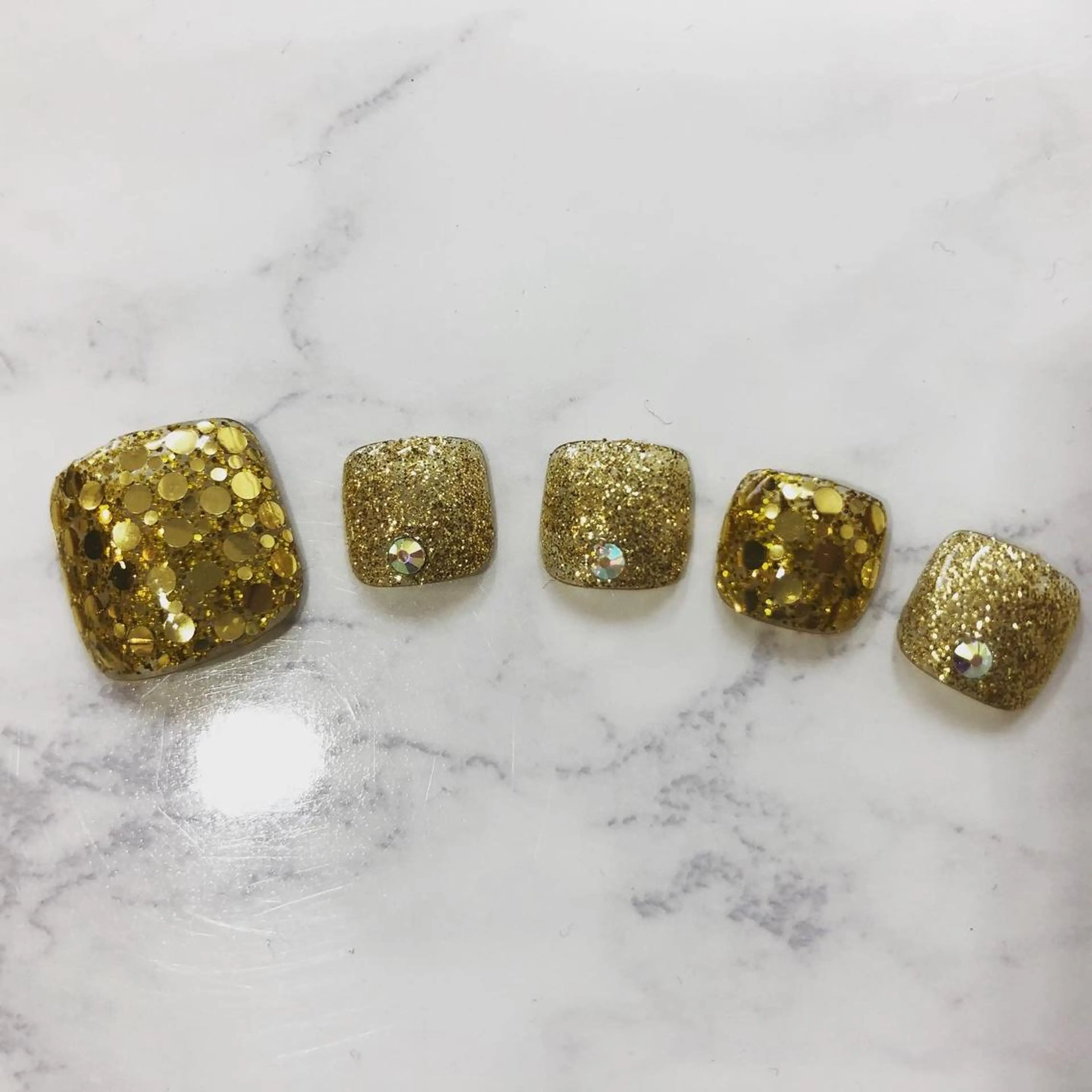 【オフ無し】フット✨キラキラ✨ラメホロ埋め尽くし✨の写真