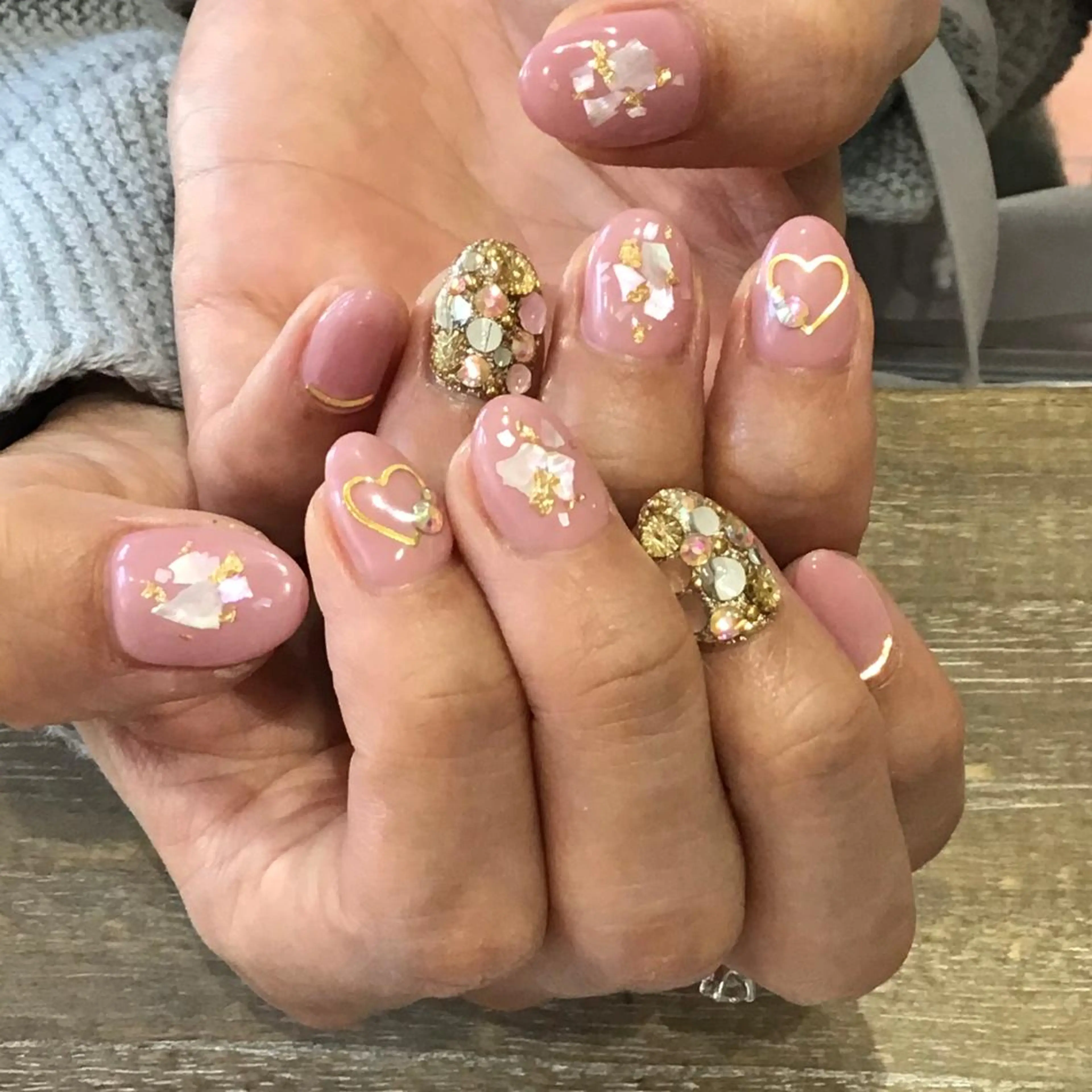 ネイル Nest 三田のマツエク・マツパデザイン