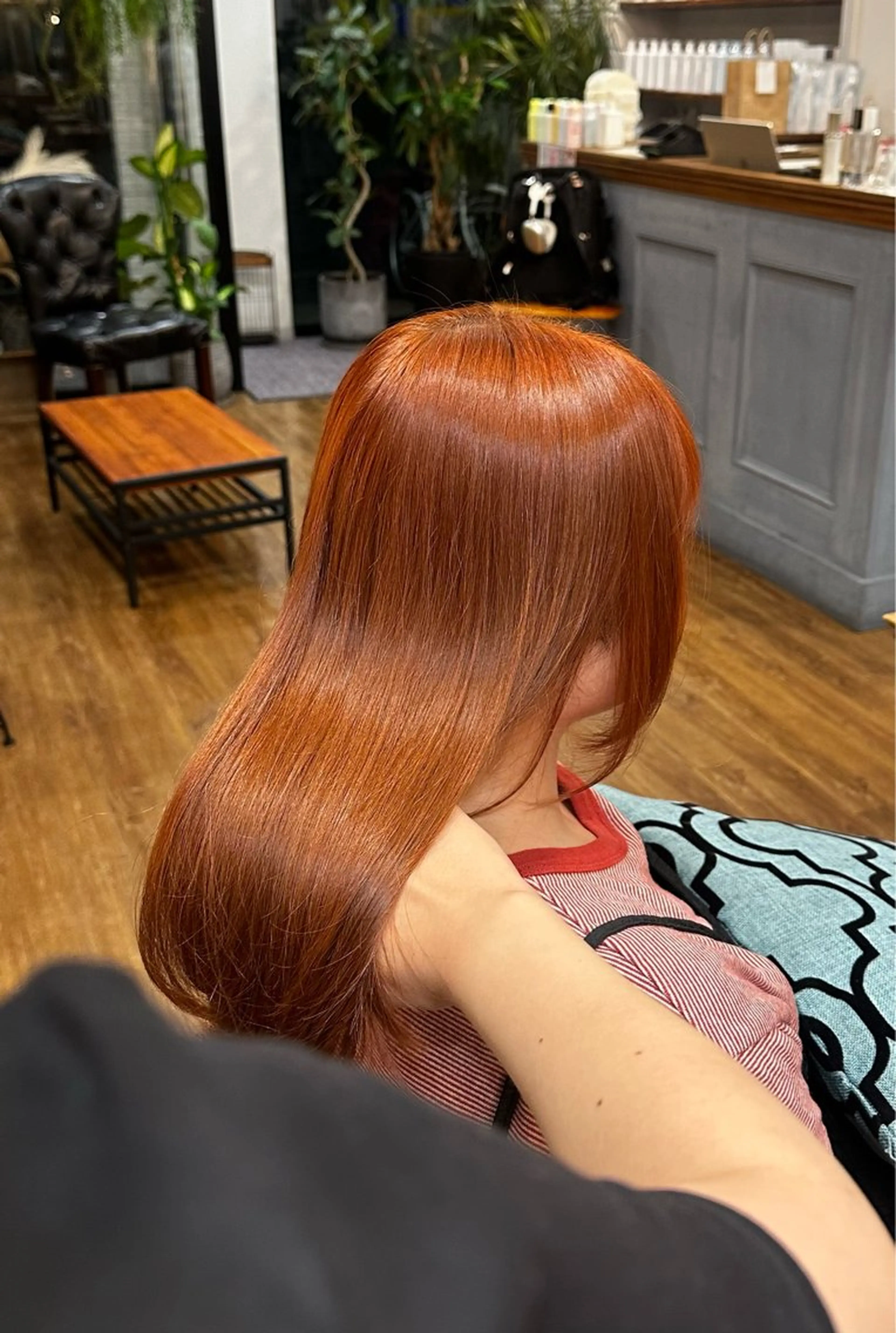 セミロング カラー バレイヤージュ ミストバング ベージュカラー ブリーチ 透明感カラー ヘアカラー といだ なぎさのヘアスタイル