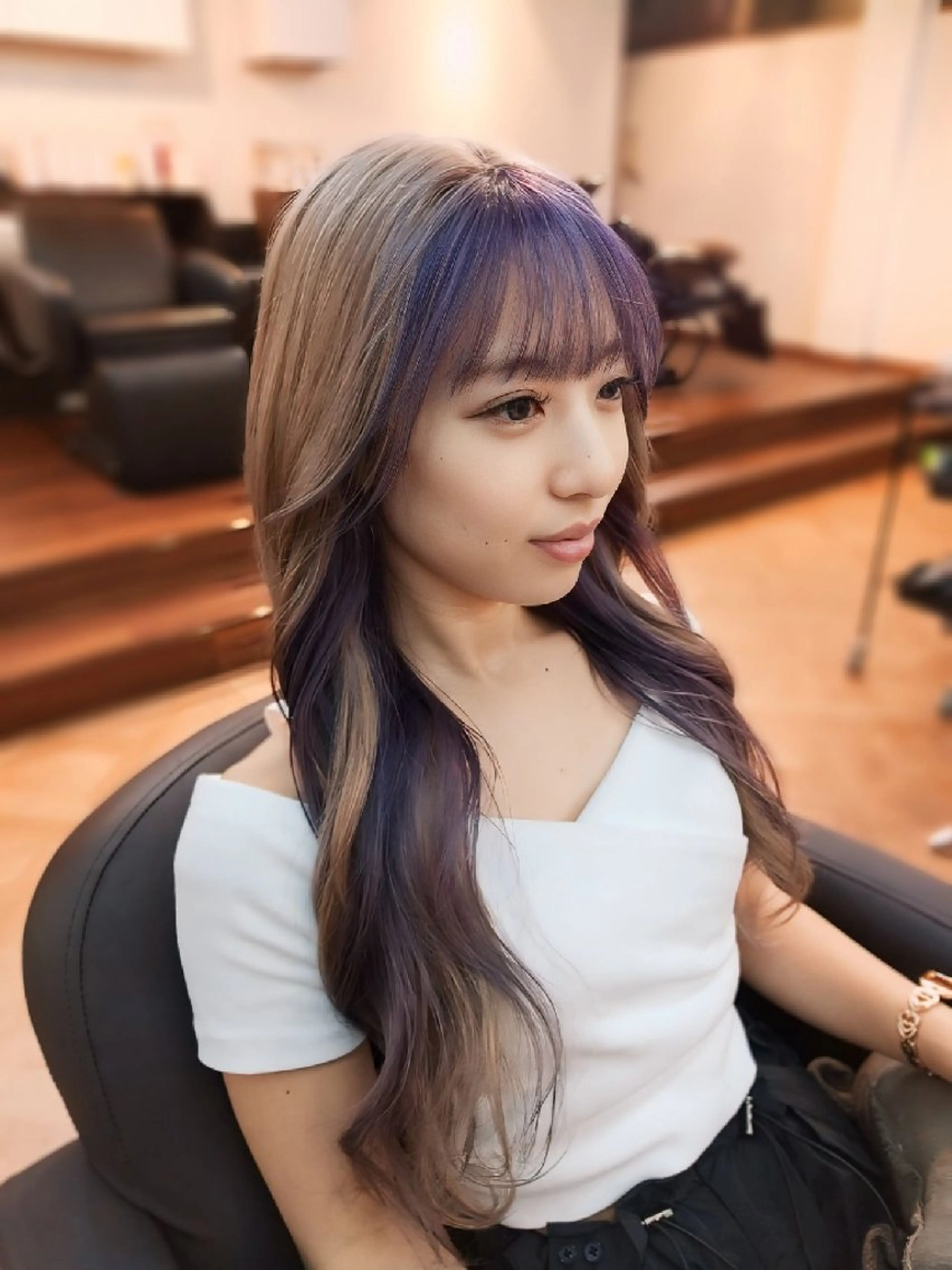 ロング カラー ベージュカラー ラベンダーカラー ミルクティーベージュ パープルカラー 顔周りカット 久村 奈菜のヘアスタイル