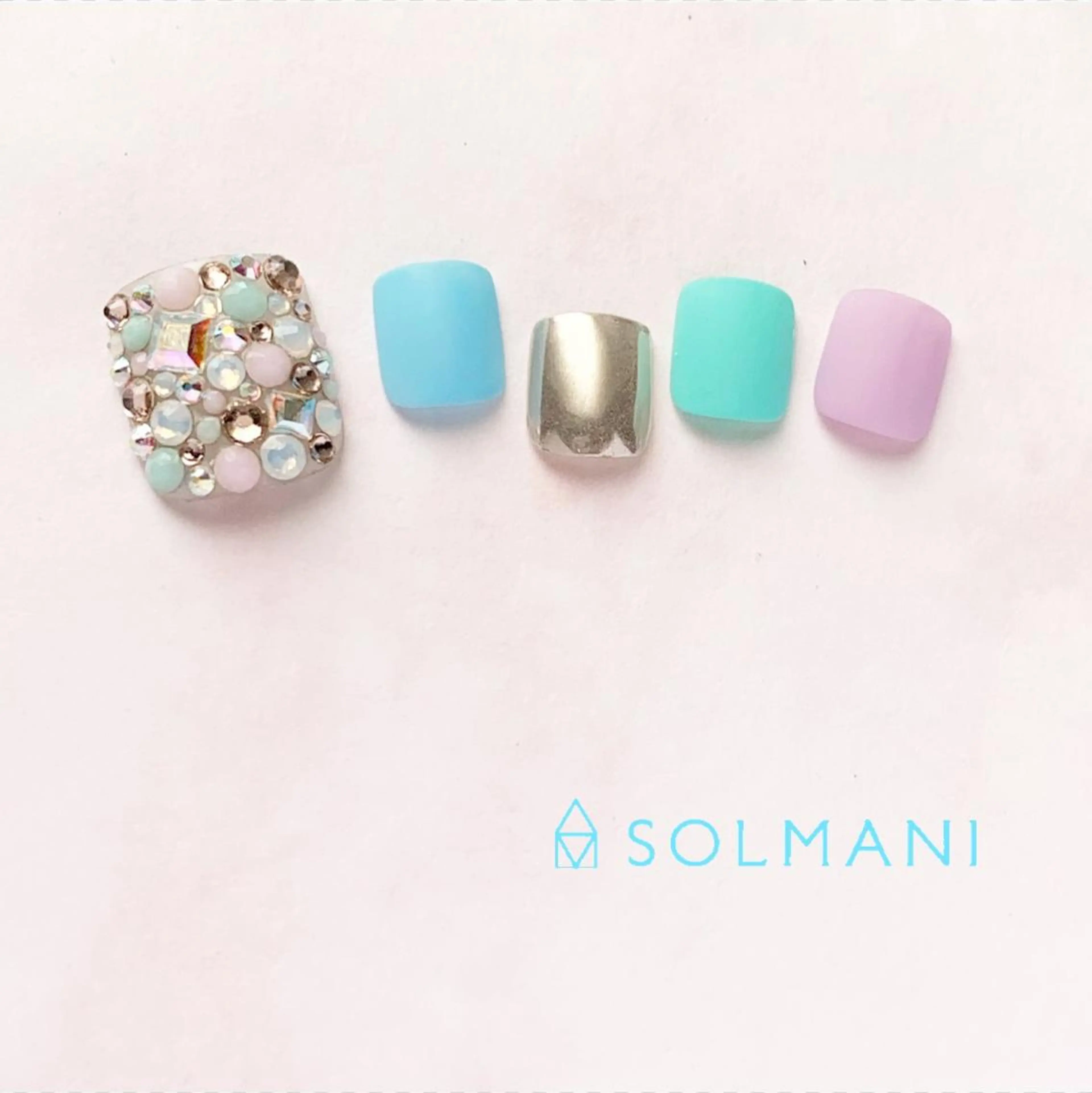 ネイル フットネイル SOLMANI 予約担当のネイルデザイン