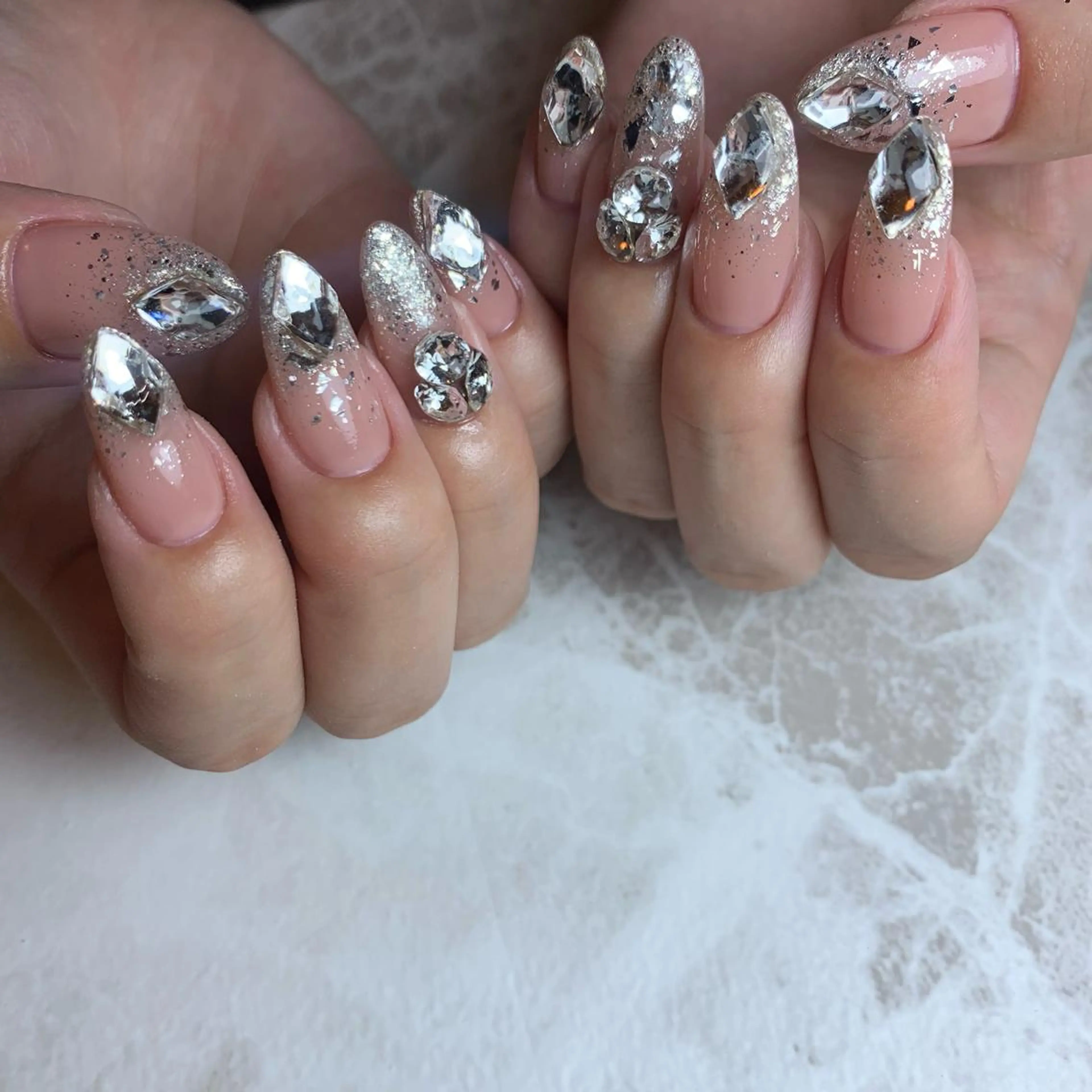 ネイル 長さ出し repos~ルポ~所属・里見 麗のネイルデザイン