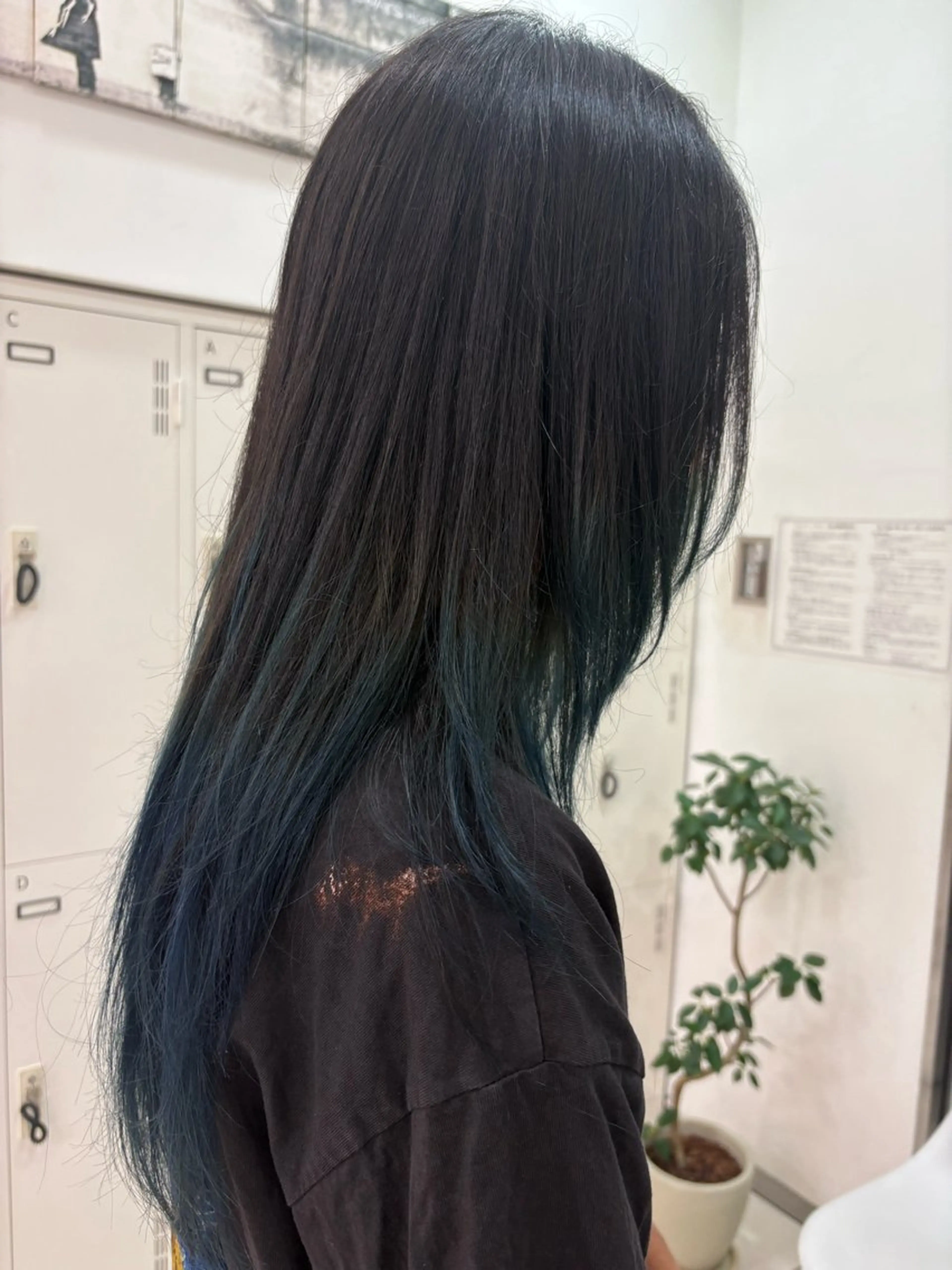 ロング カラー 鵜野 惠帆のヘアスタイル