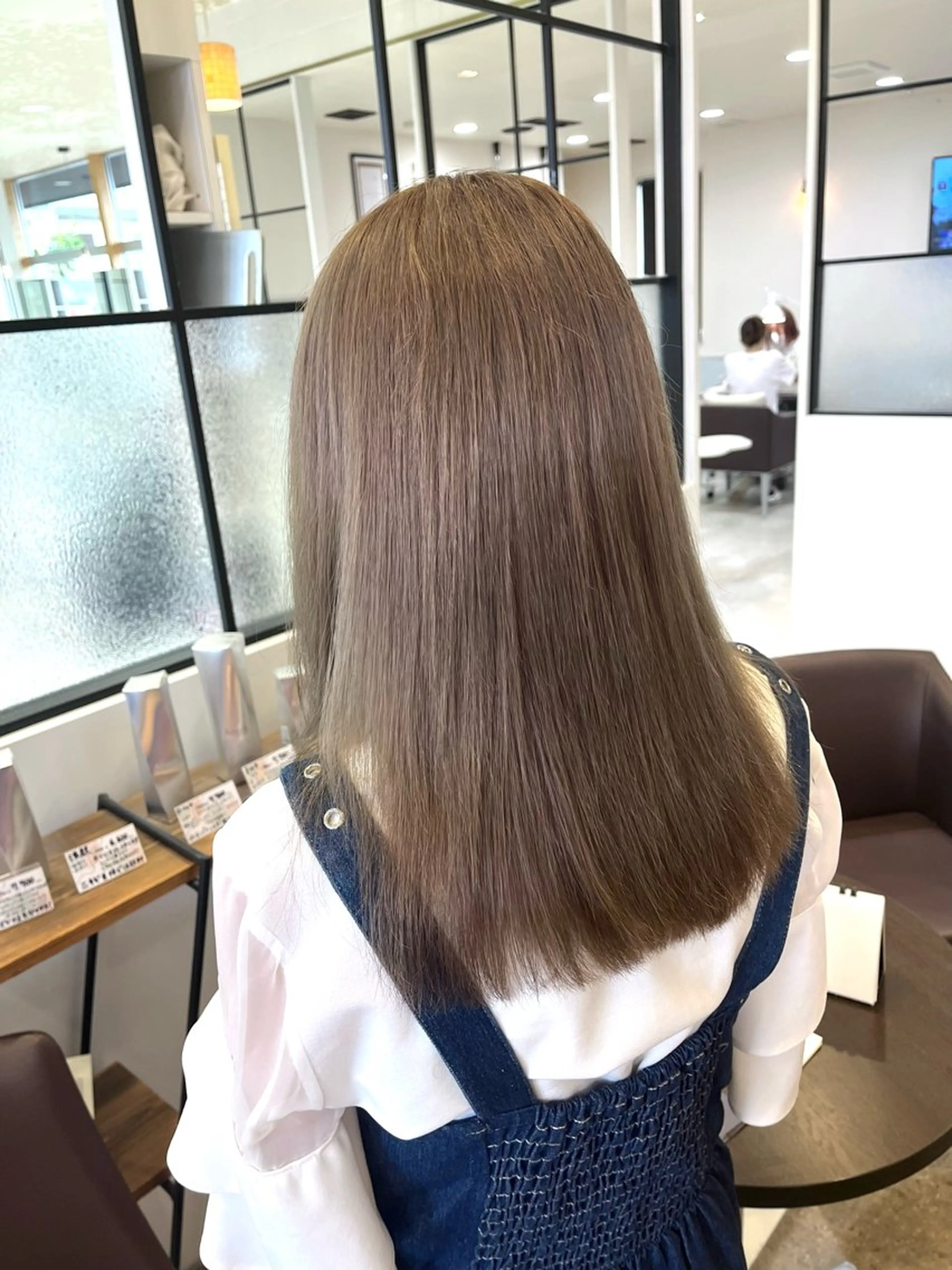 カラー ブリーチ 透明感カラー カット ヘアカラー トリートメント Misaki/ レイヤー/ウルフのヘアスタイル