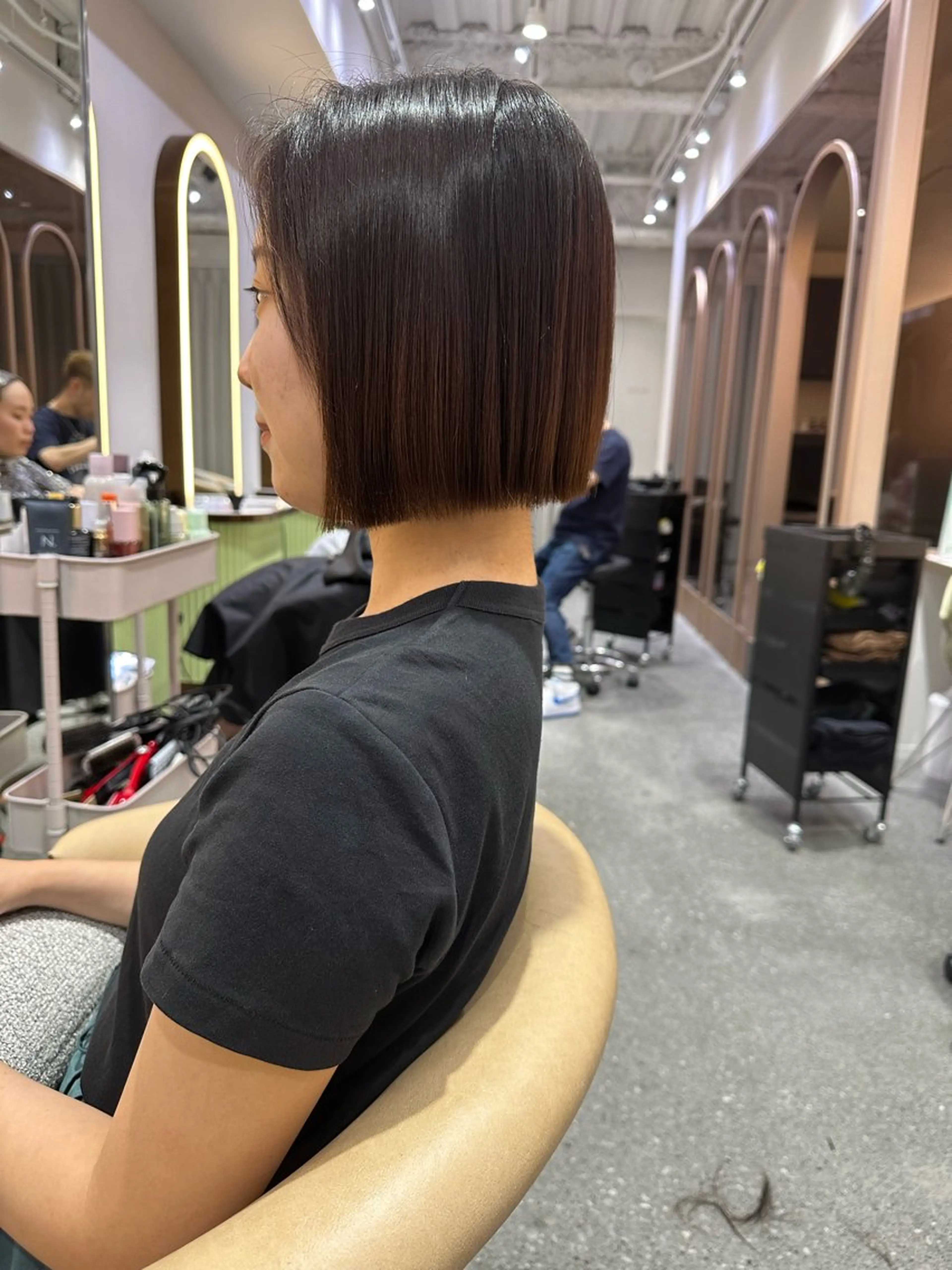 ショート 切りっぱなしボブ 前下がりボブ ボブ 顔周りカット 髪質改善 カット 縮毛矯正 トリートメント 縮毛矯正　髪質改善 韓国風レイヤー　吉田のヘアスタイル