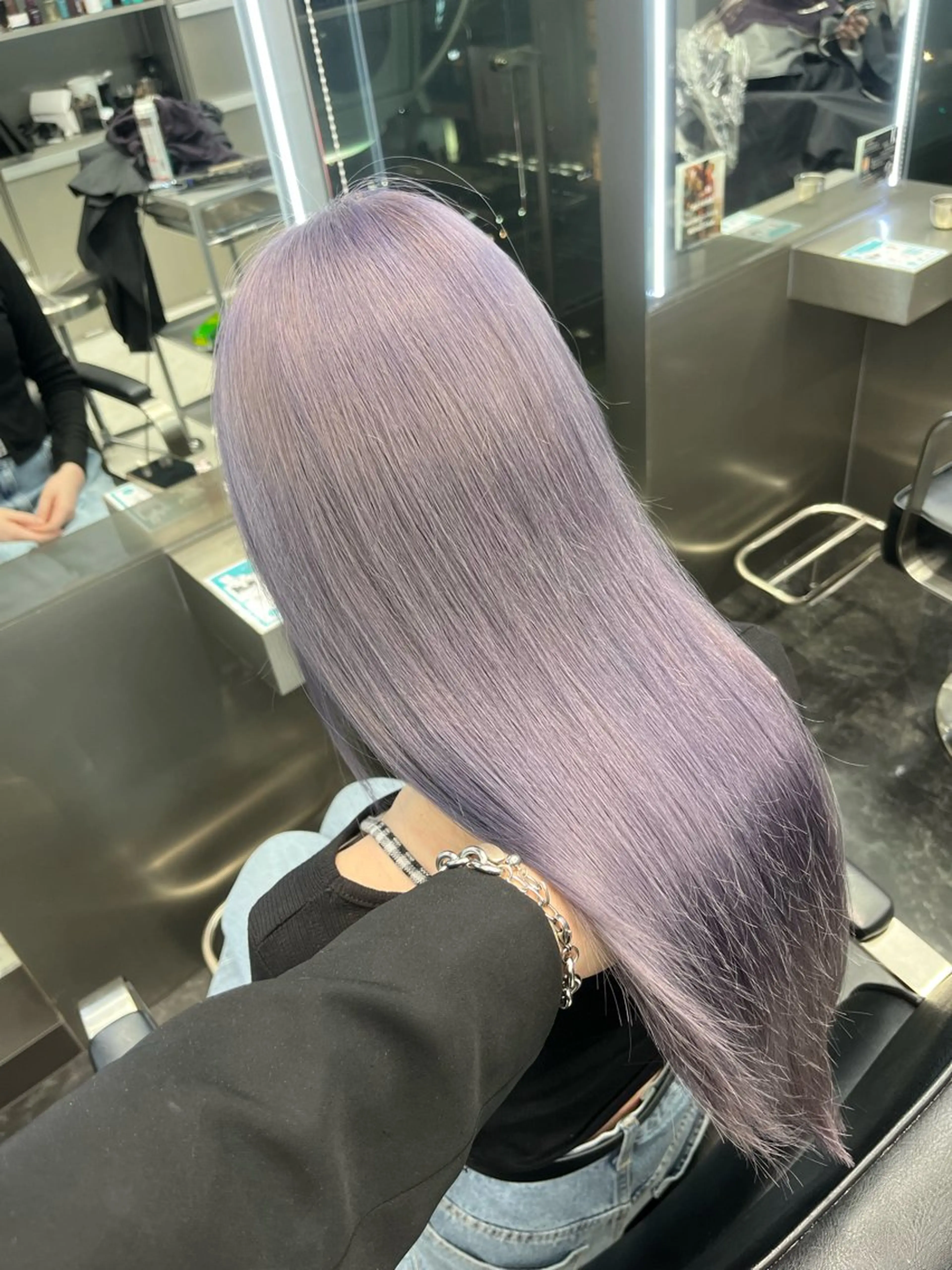 セミロング カラー ヘアアレンジ ブリーチ ラベンダーカラー ラベンダーグレー ヘアカラー トリートメント ヘアセット ハイトーン/透明感 髪質改善/rinaのヘアスタイル
