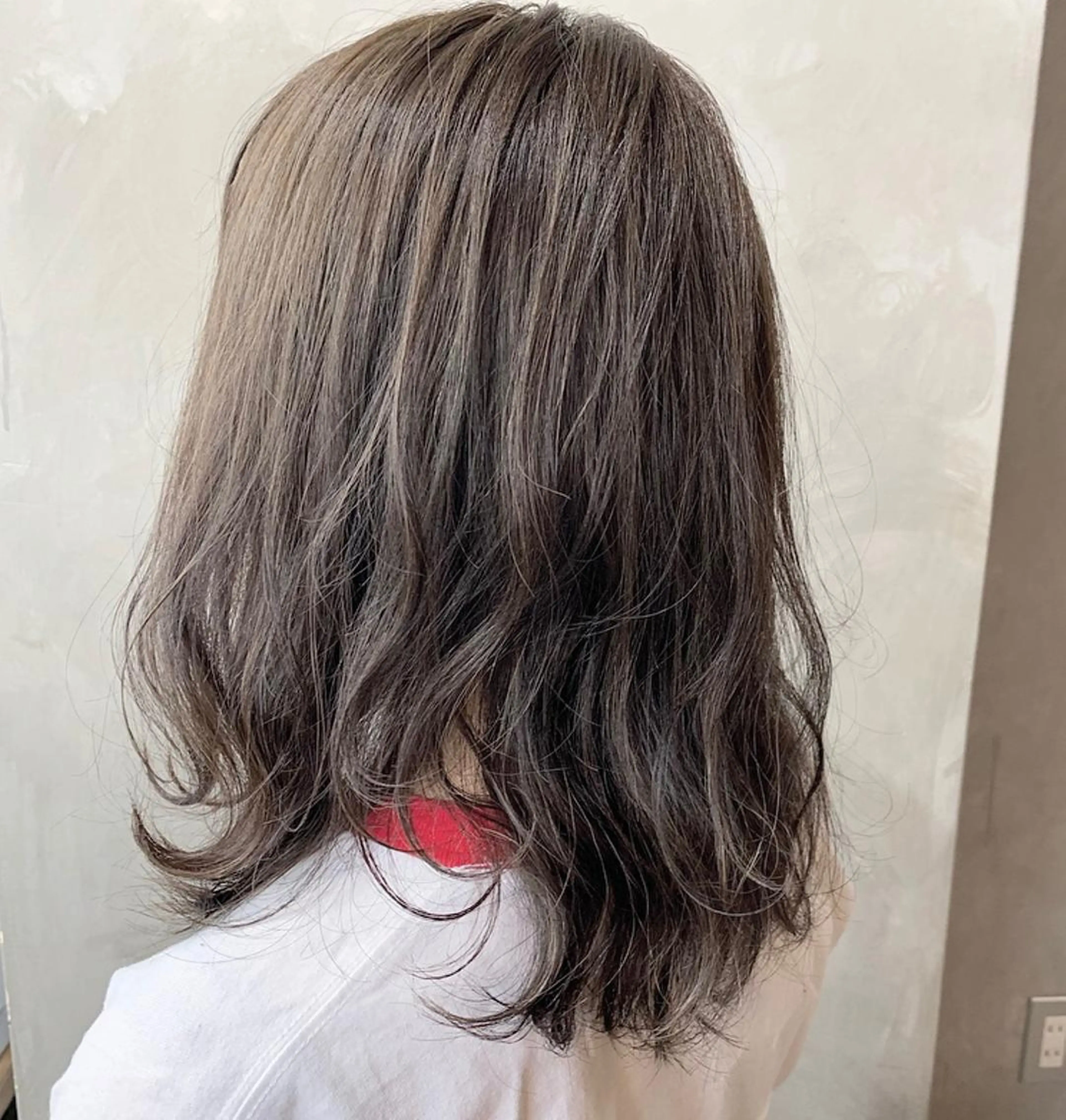 ミディアム カラー グレージュ ハイライトカラー ハイライト カット ヘアカラー friity所属・🕊️ HONOKAのヘアスタイル