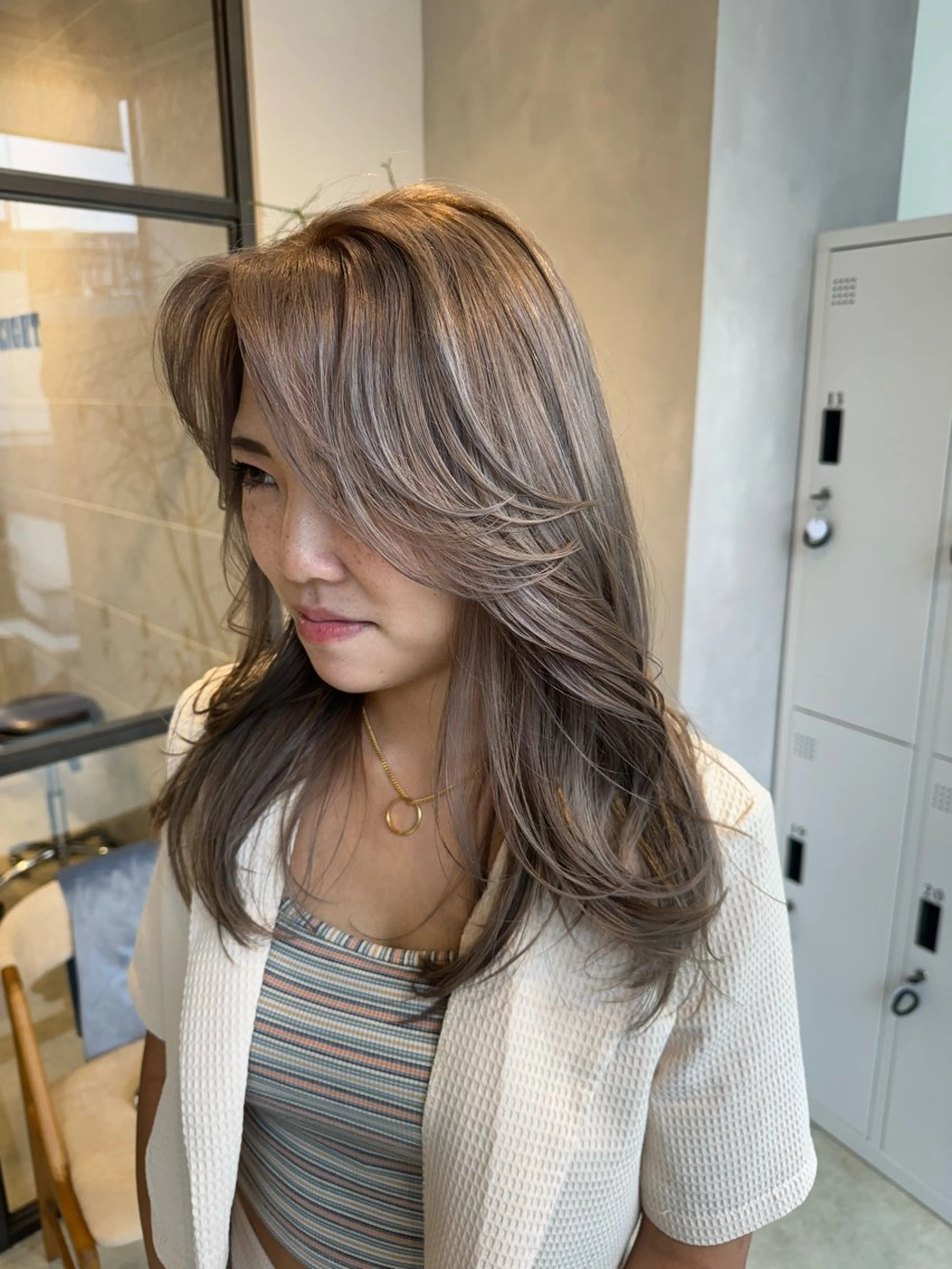 セミロング レイヤーカット 透明感カラー✨艶髪 制作🌱山根あゆみのヘアスタイル