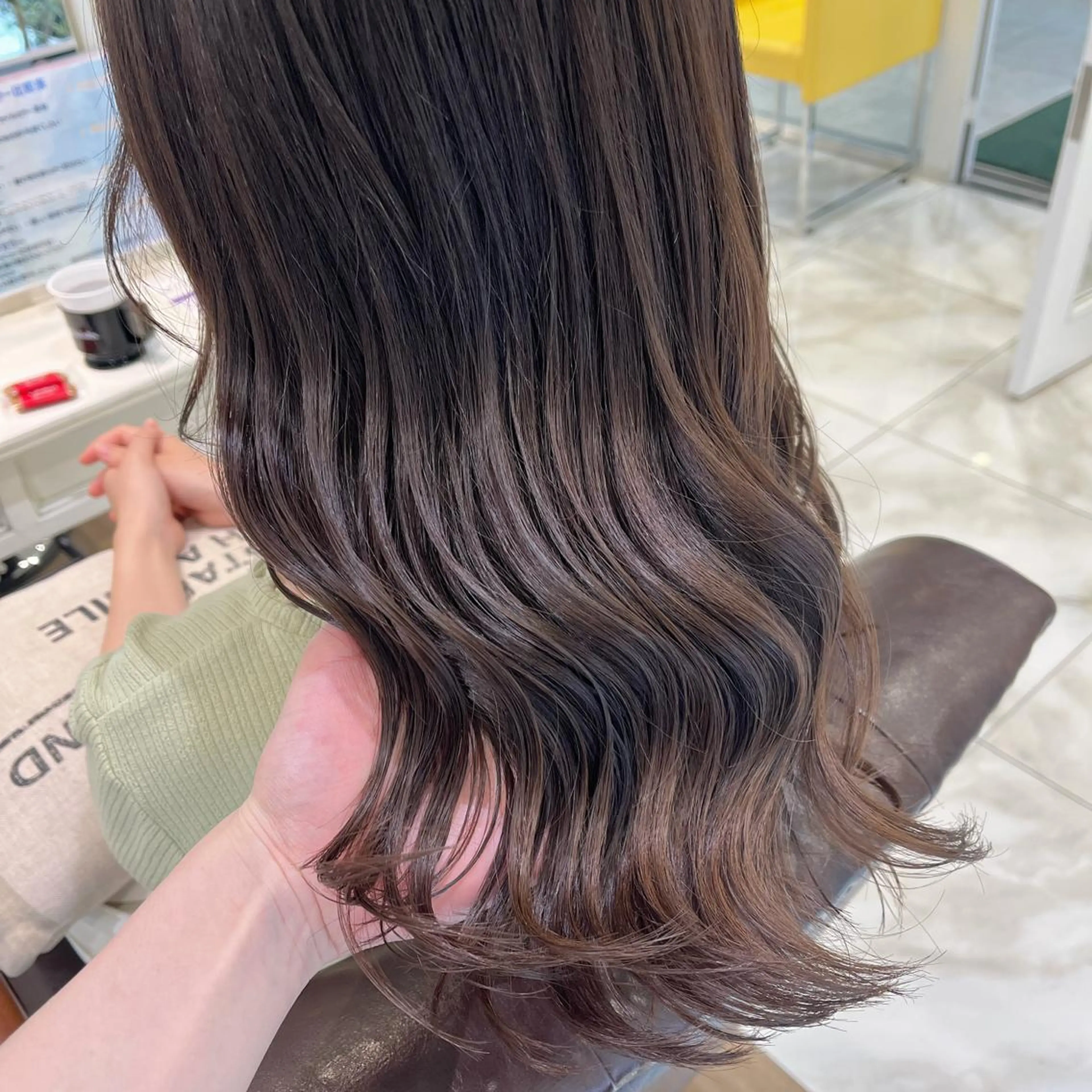 「再来人気NO1」カット＋カラー＋オージュアトリートメントの写真