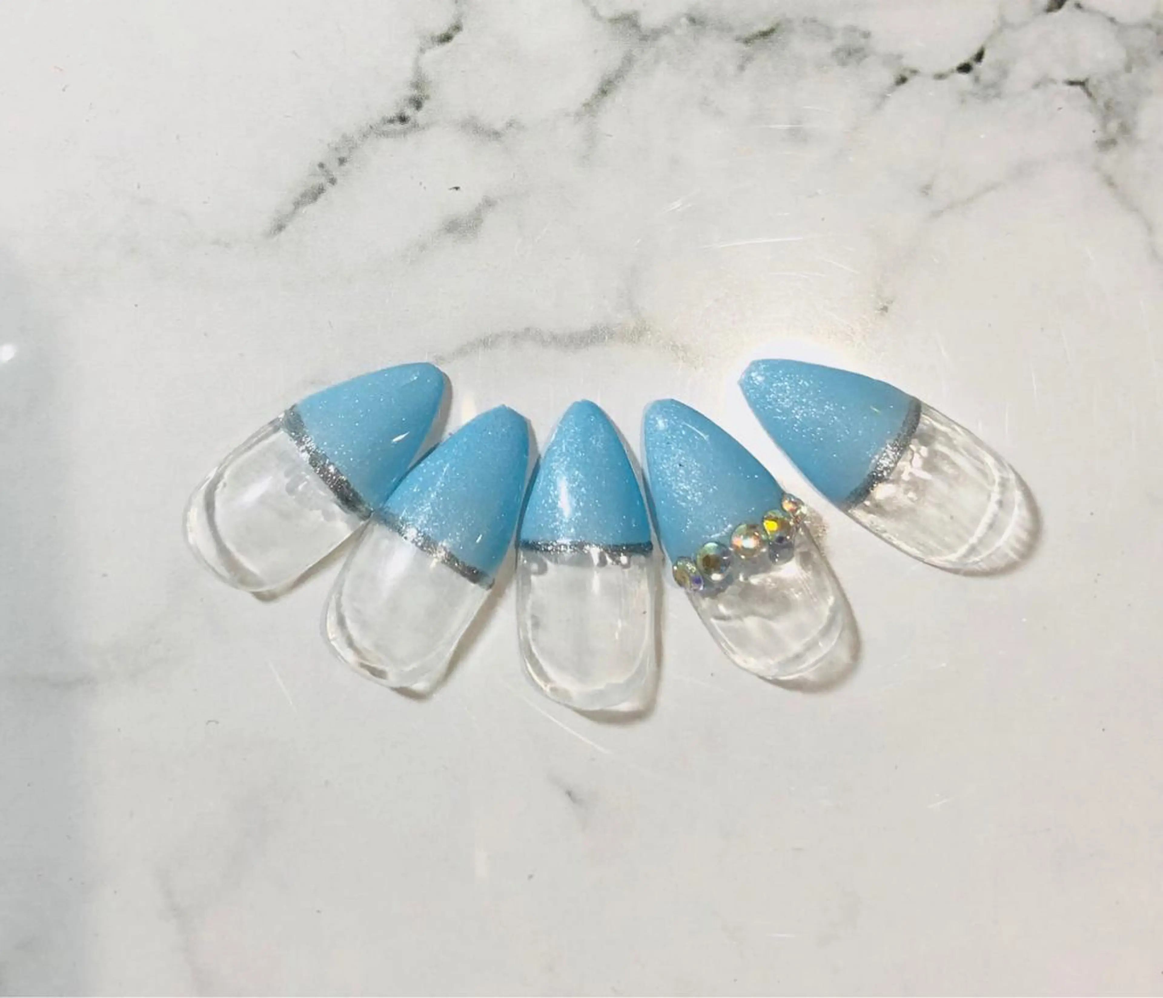 ネイル フレンチネイル ストーンネイル Ｈ3（エイチスリー）所属・H3 hitoのネイルデザイン