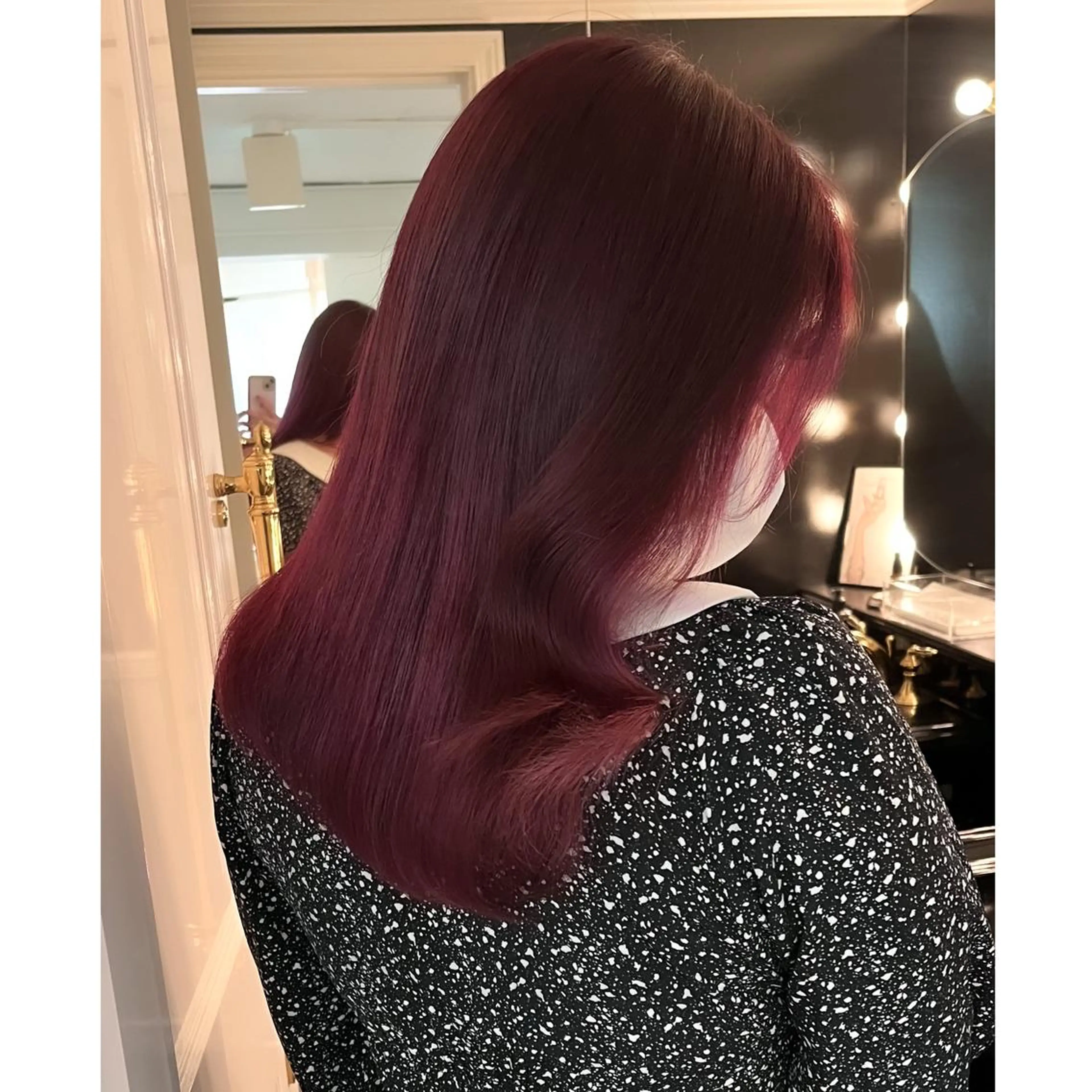 セミロング カラー ブリーチ ヘアカラー LOTTA CUCCI所属・miyu /トレンド カラー×艶髪のヘアスタイル