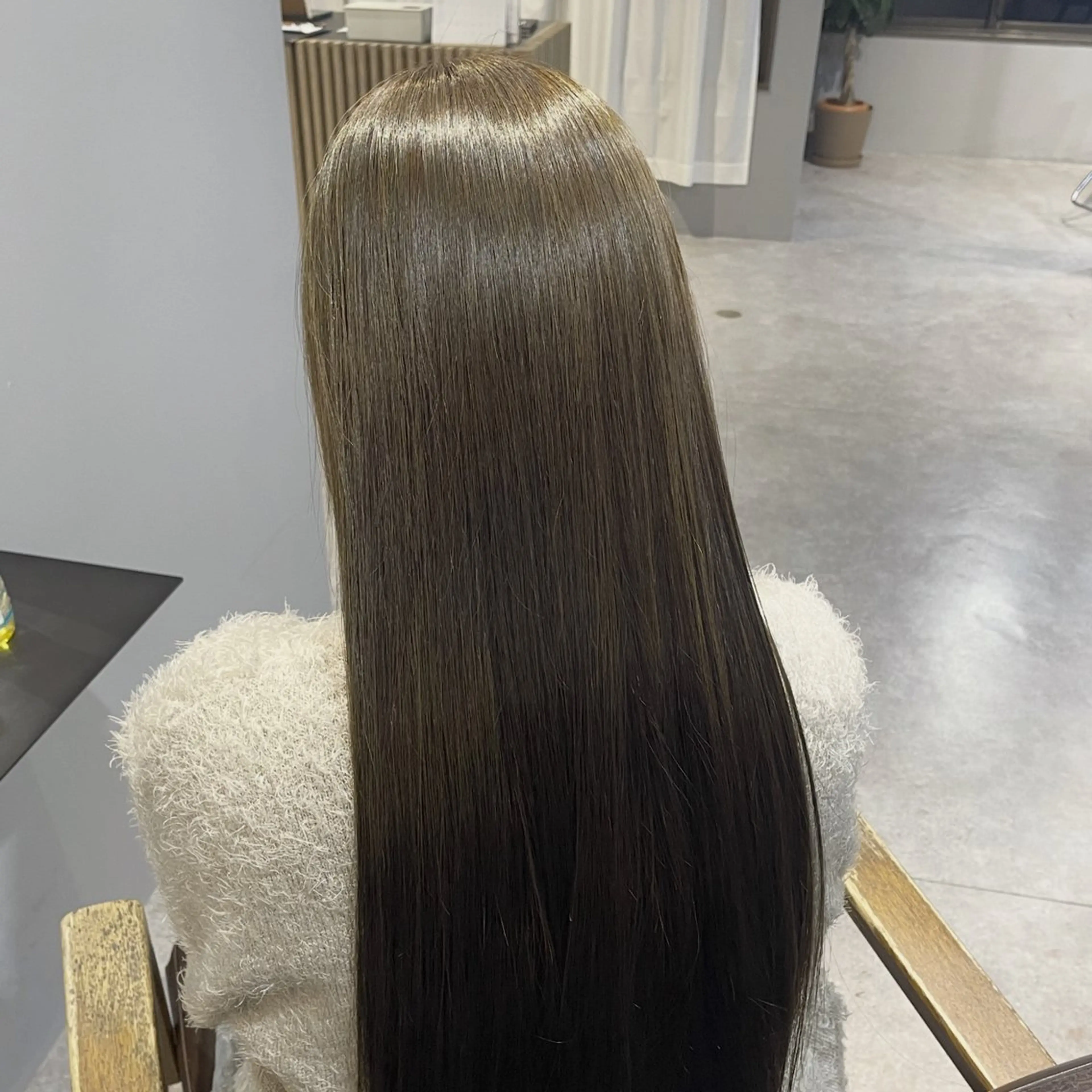 ロング カラー ベージュカラー ブリーチ ブリーチなしカラー オリーブベージュ トリートメント ヘアカラー トリートメント Mimi🎀 ブリーチなしＷカラーのヘアスタイル