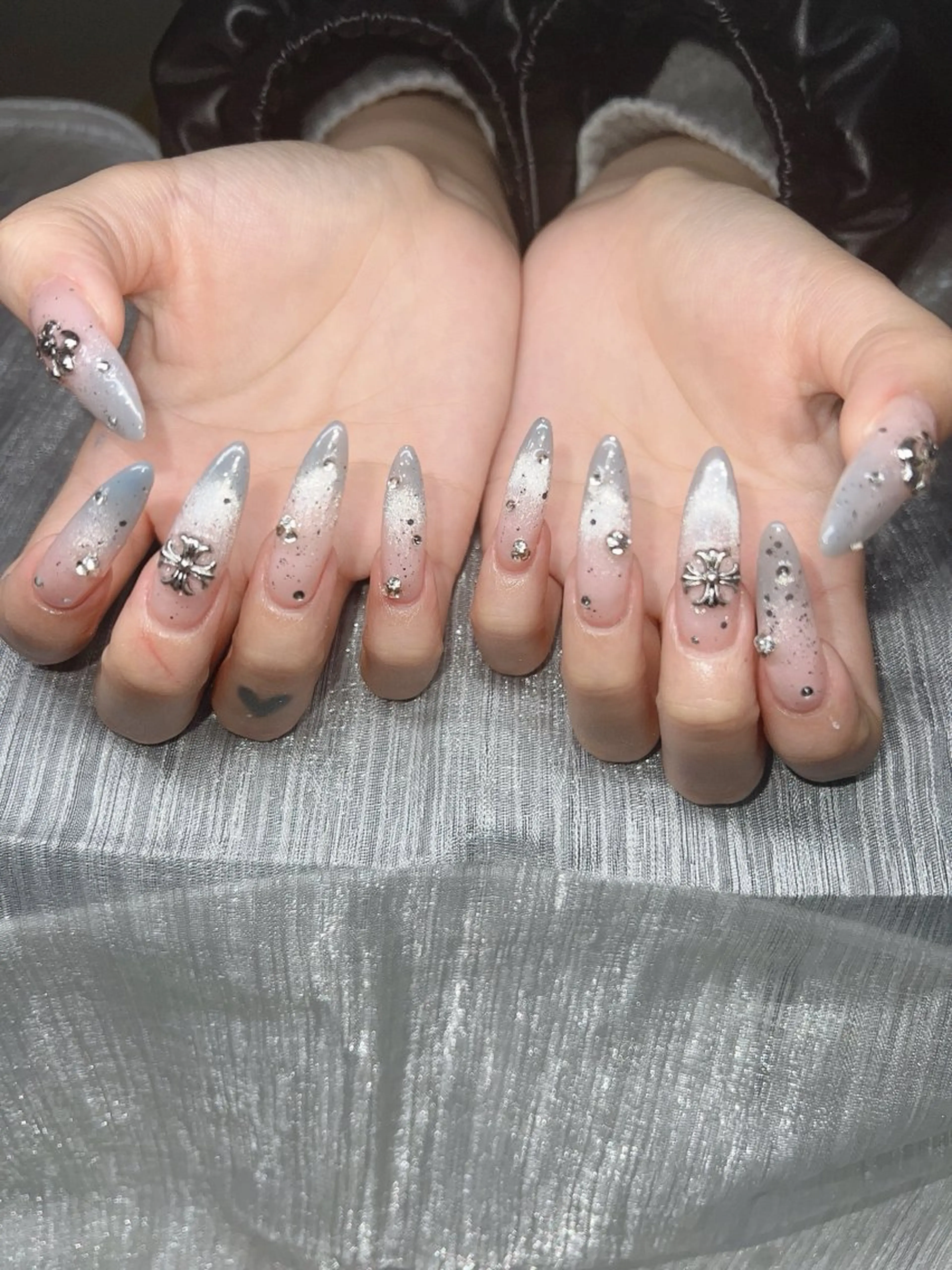 ネイル ハンドネイル Lee Nailsのネイルデザイン