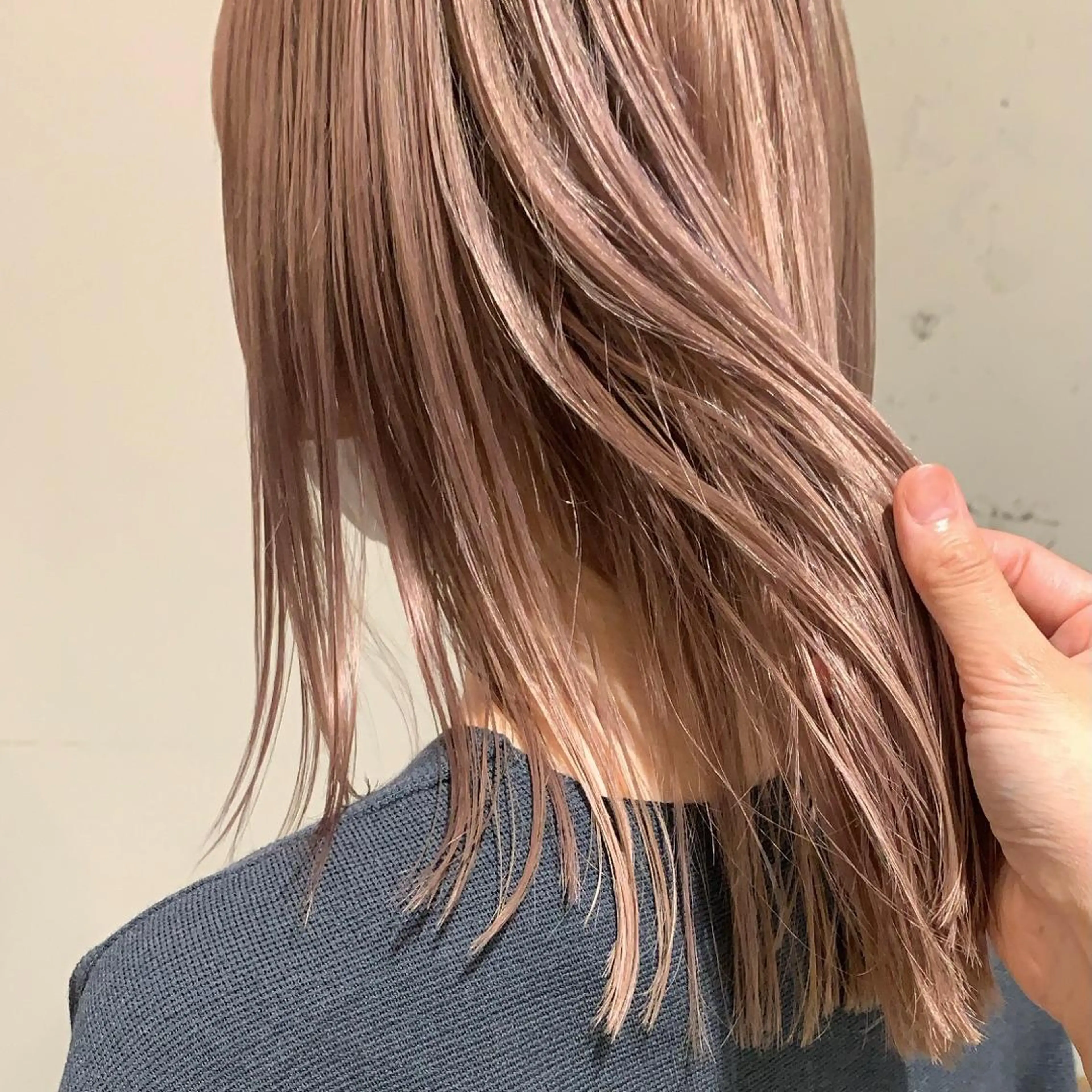 ロング ヘアカラー 松本  夏海のヘアスタイル