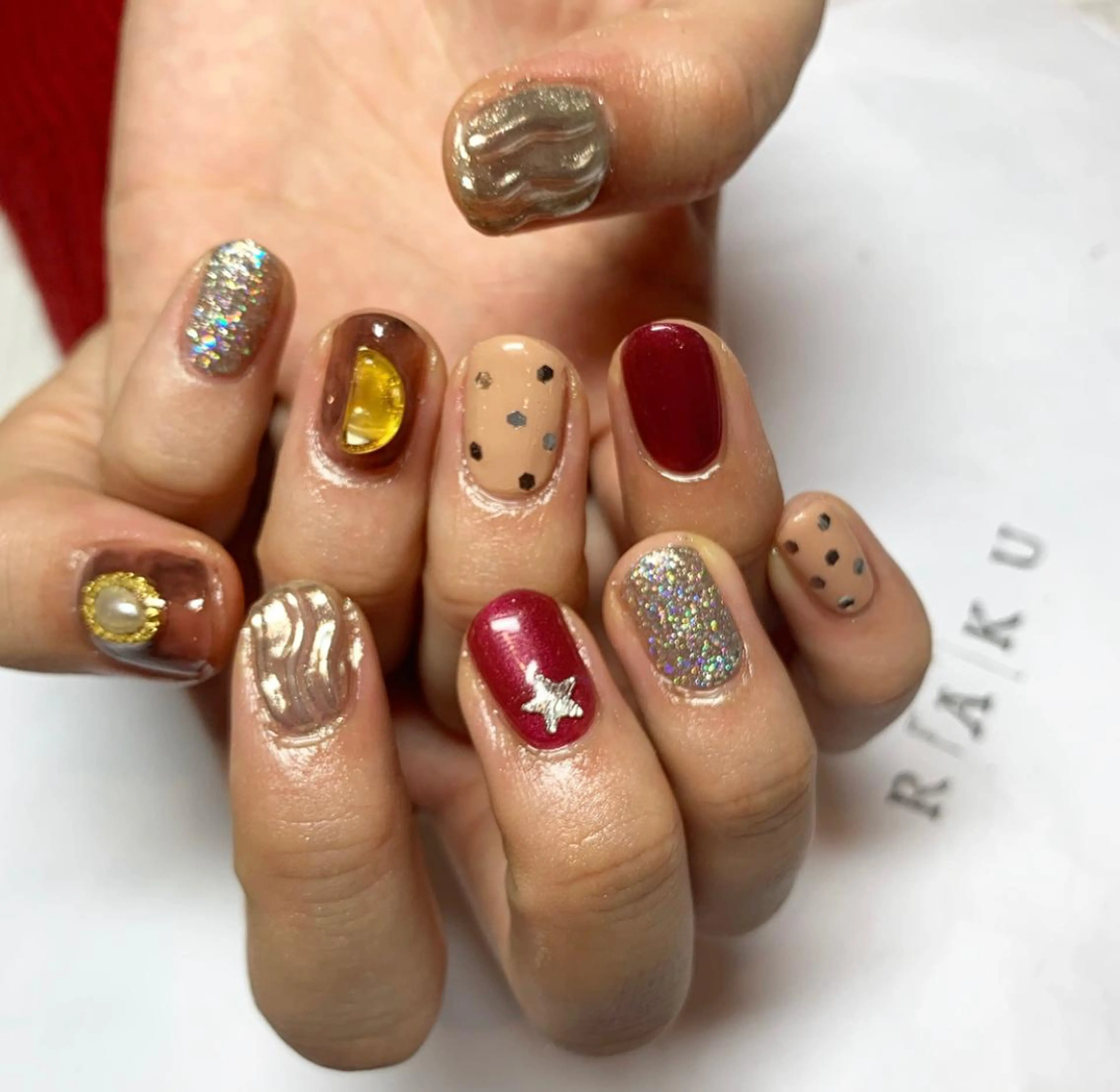 ネイル 成人式 駒月 明日香のネイルデザイン