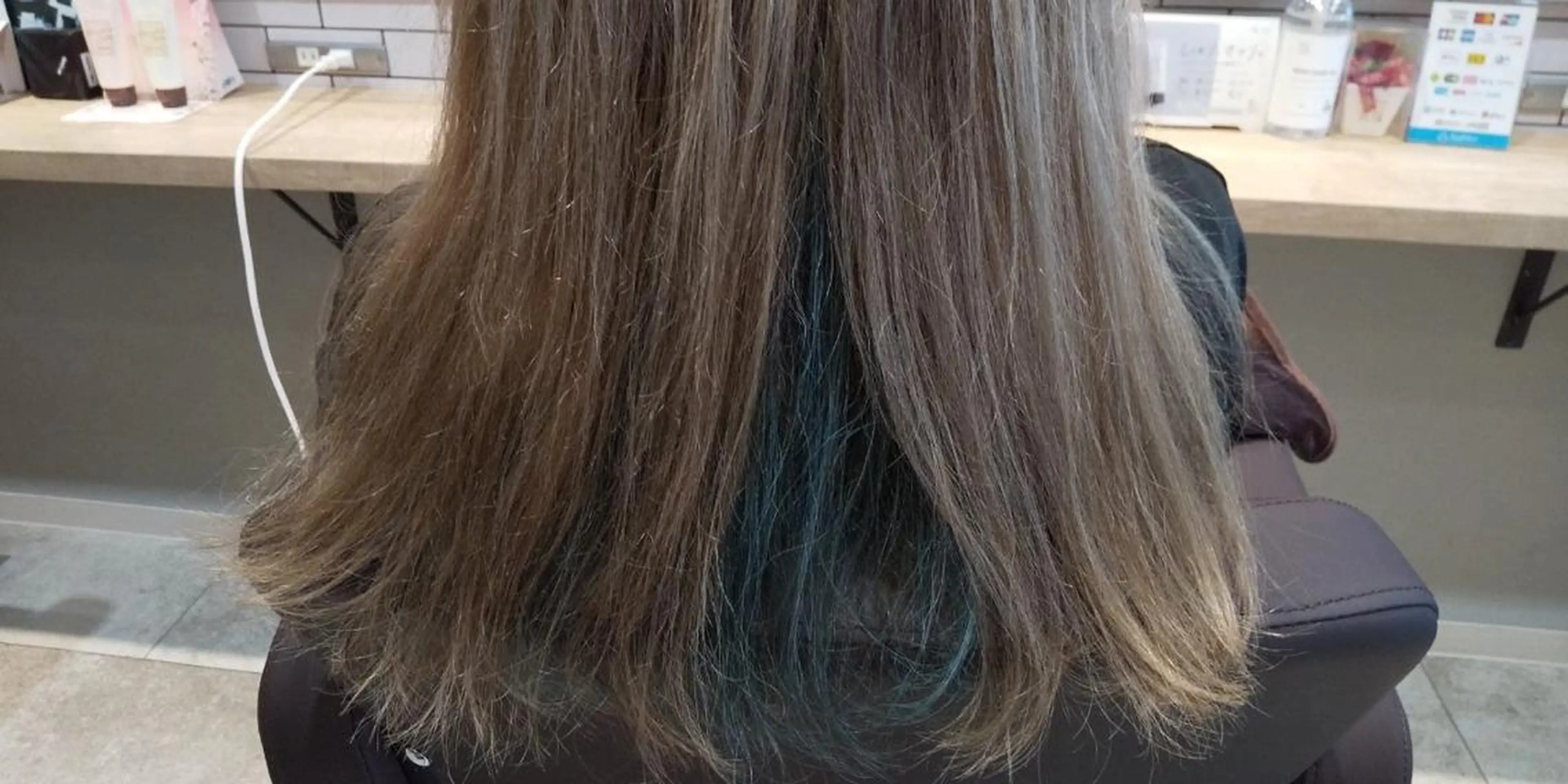 カラー インナーカラー Confamille 　のヘアスタイル