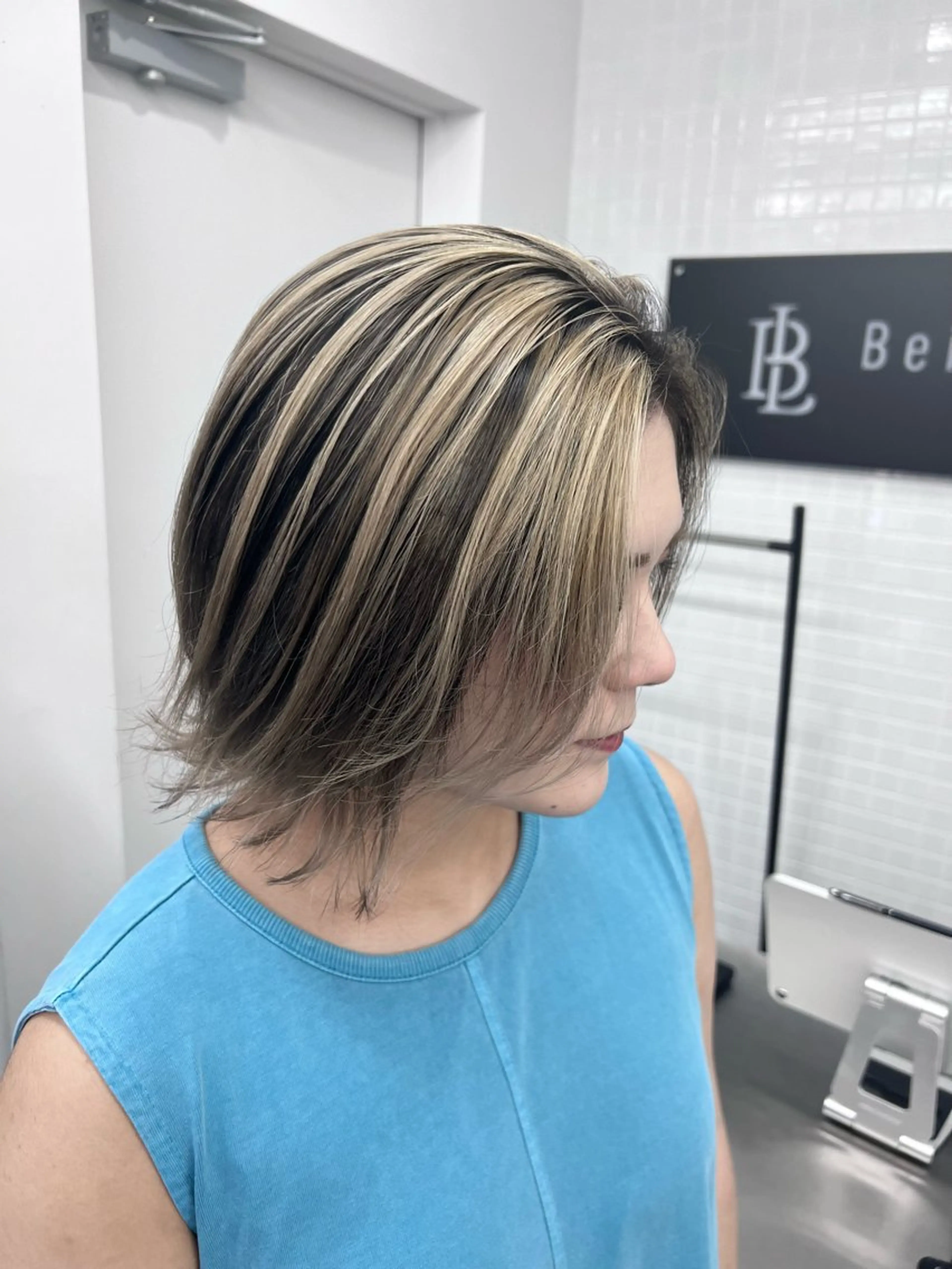 ショート カラー グレージュ ヘアカラー Bei Licoldo.Atole  ベイリコルド アトリ所属・ブリーチ、縮毛 髪質改善　宮城一真のヘアスタイル