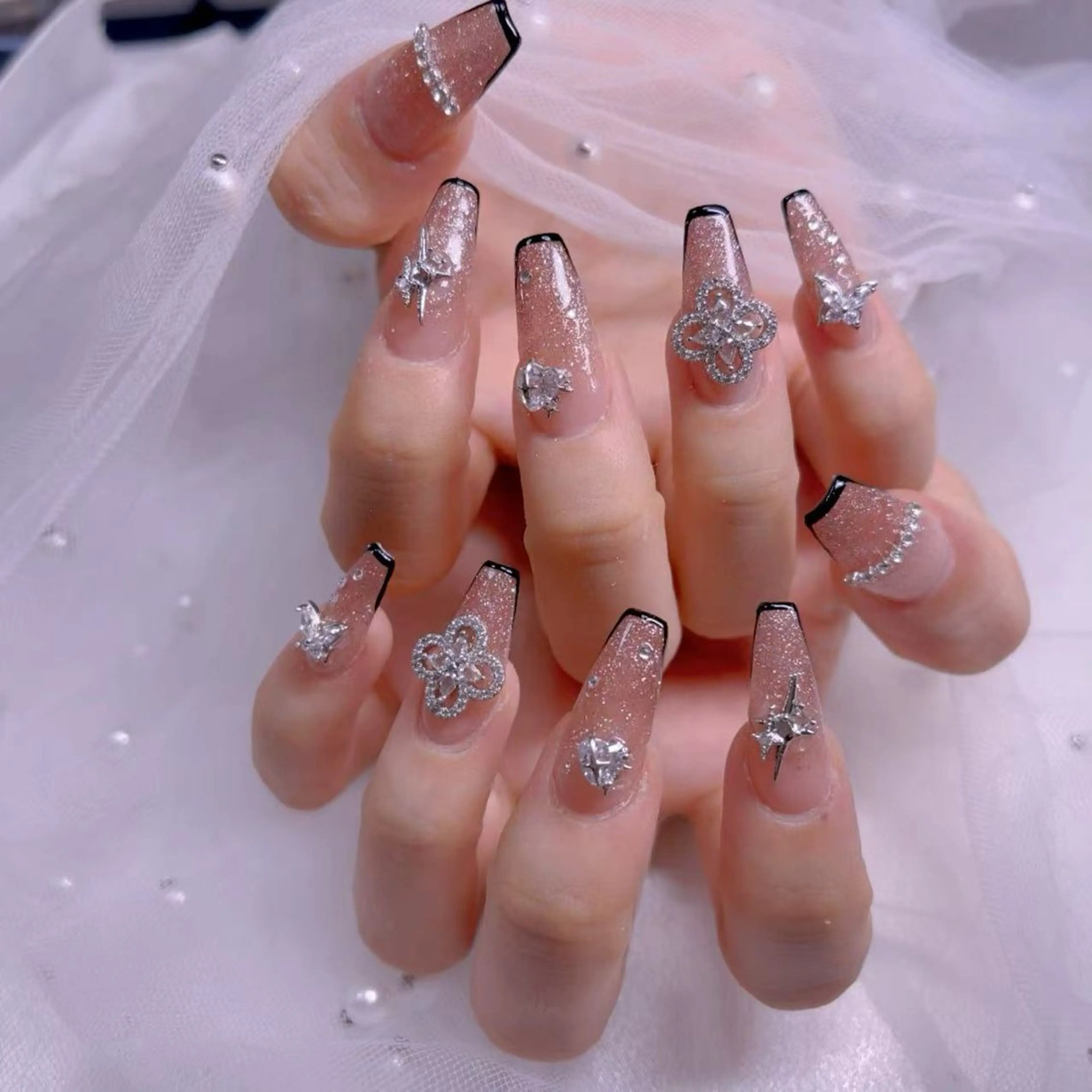 ネイル UMI ネイルサロン新宿🎀のネイルデザイン