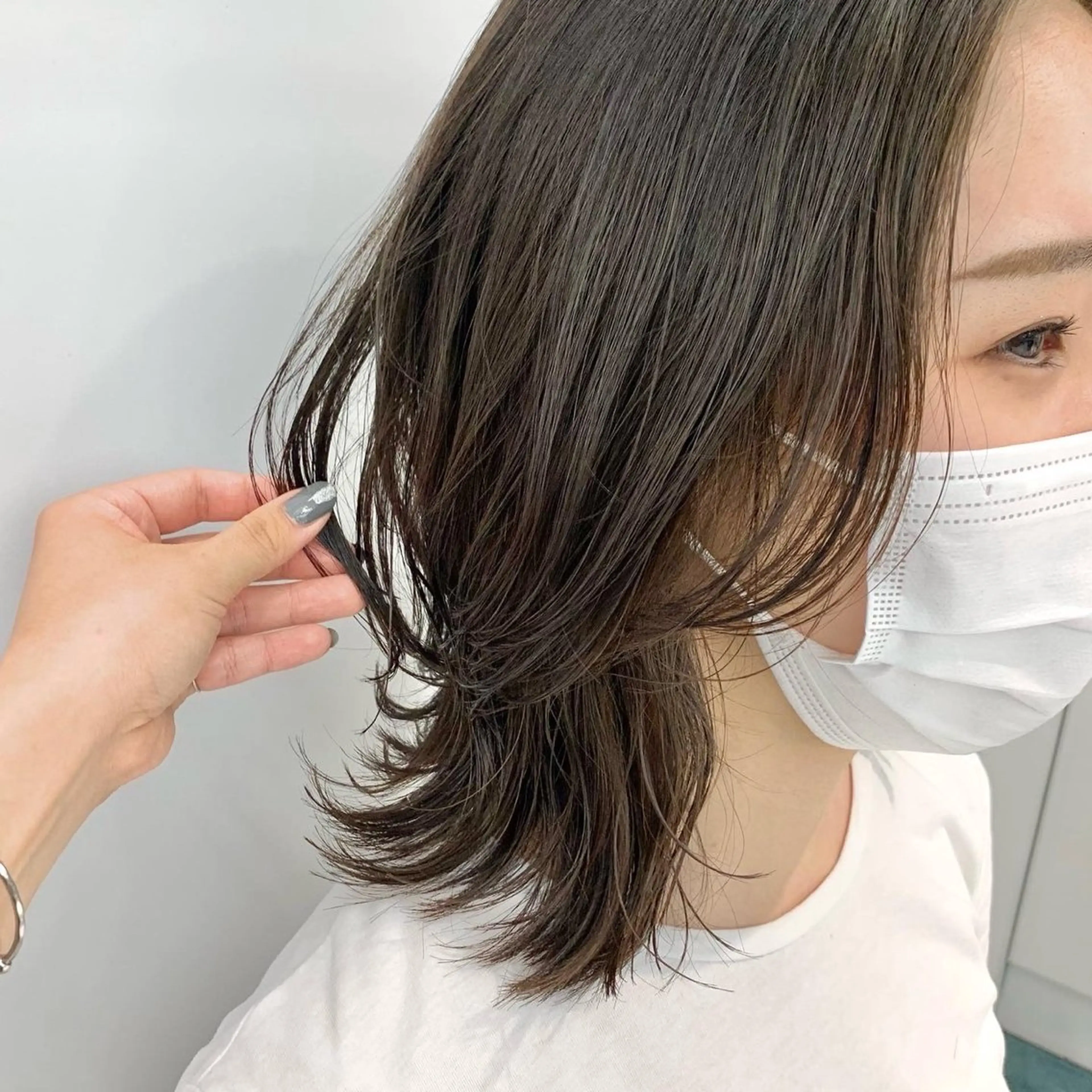 ミディアム 【レイヤーカット】 キサヌキミワのヘアスタイル