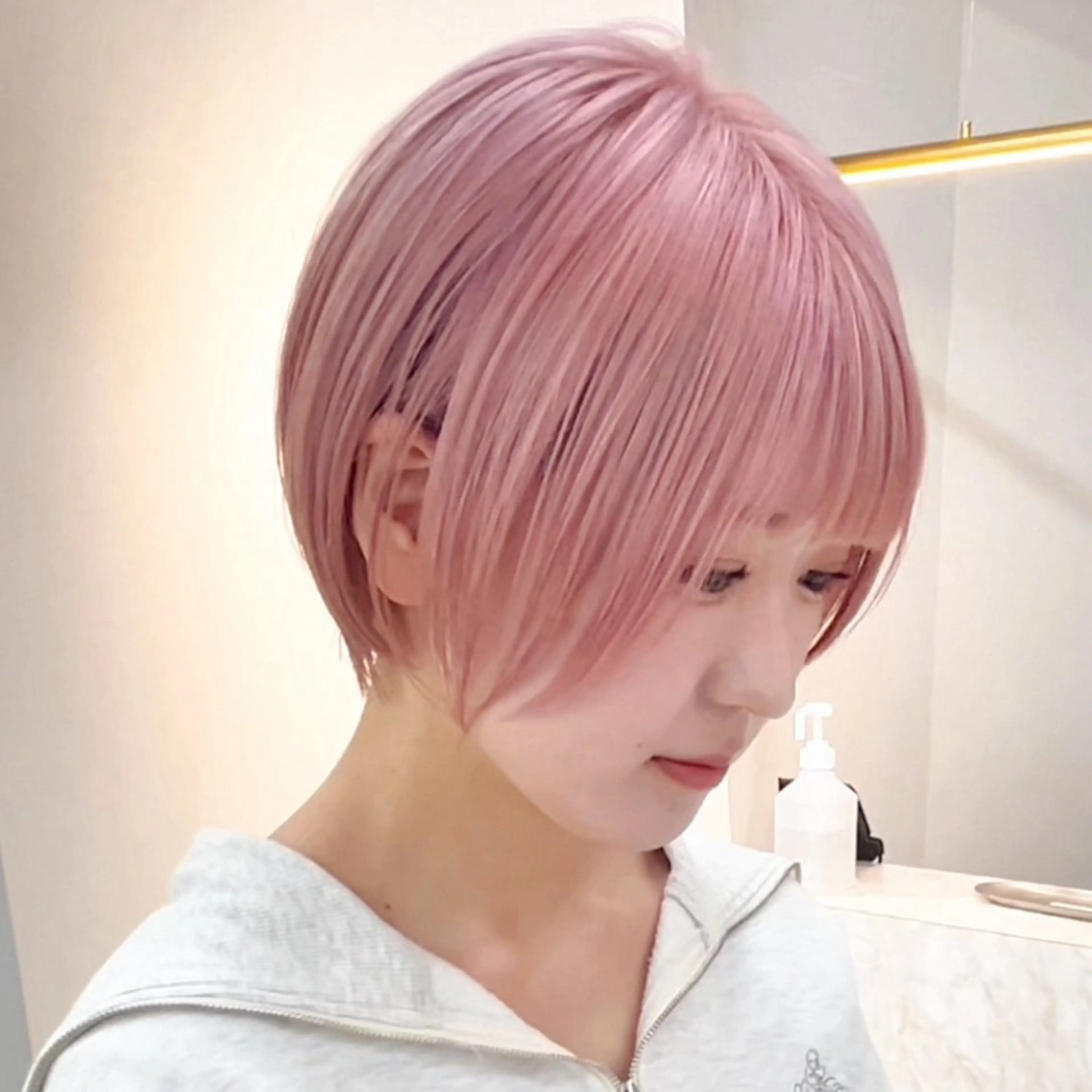 ショート カラー ハイライトカラー くびれヘア ハイライト ショートヘア ショートヘア特化 似合せが得意🤩のヘアスタイル
