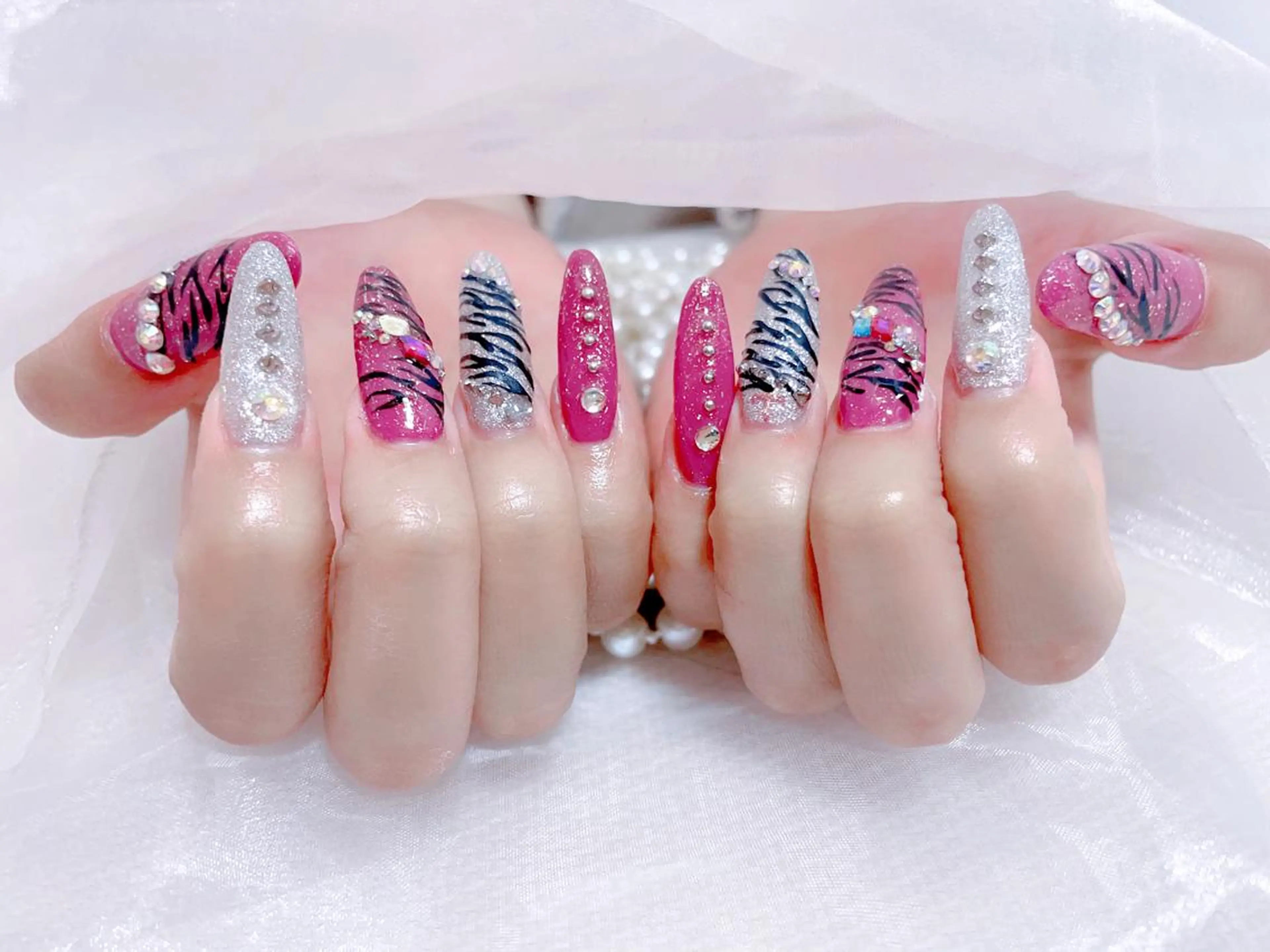 ネイル ハンドネイル VIVIAN リサのネイルデザイン