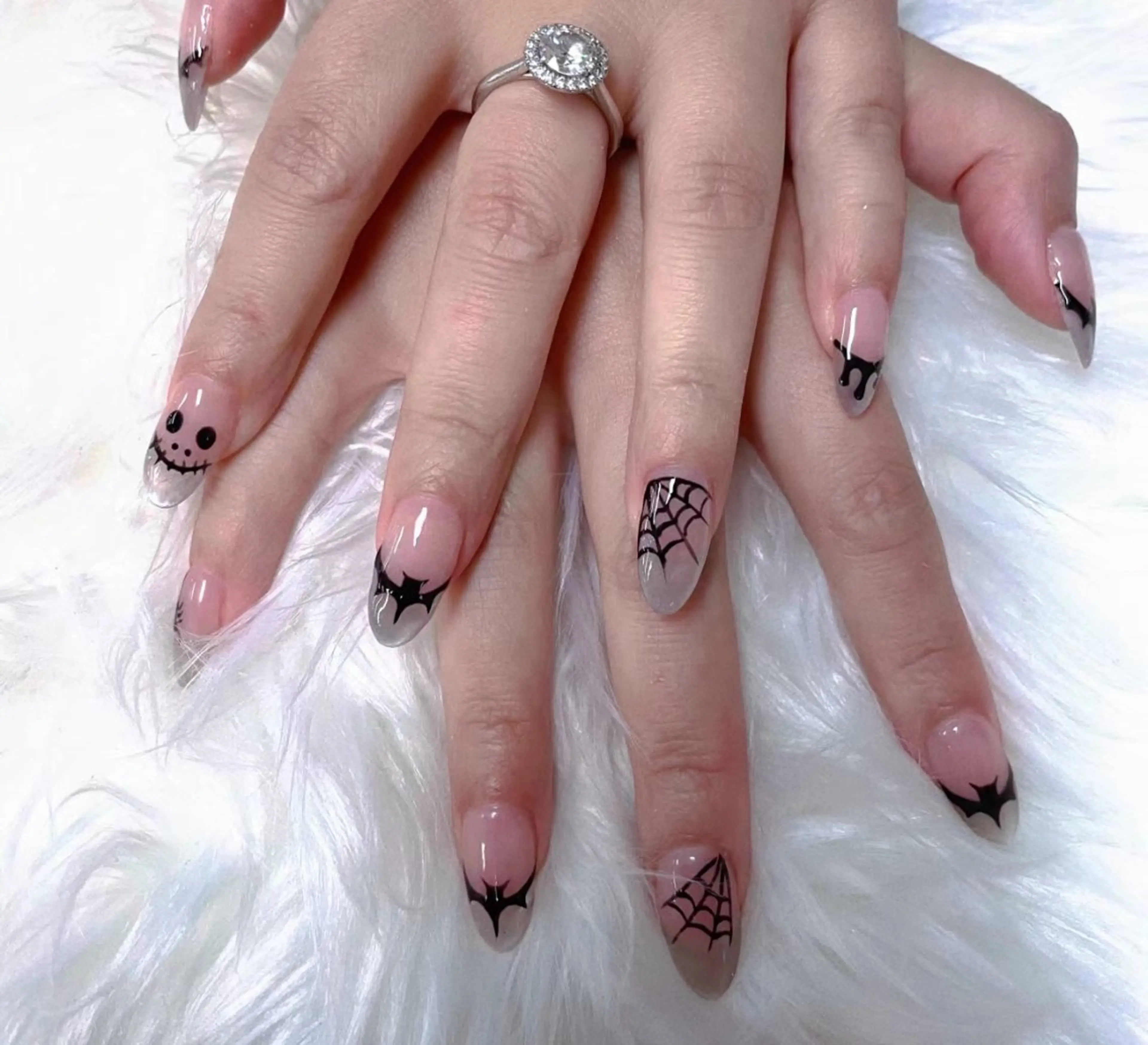 ネイル アートネイル チークネイル 長さ出し フットネイル ジェルネイル ラッキーネイルサロン西川口東口店所属・山田 由奈のネイルデザイン