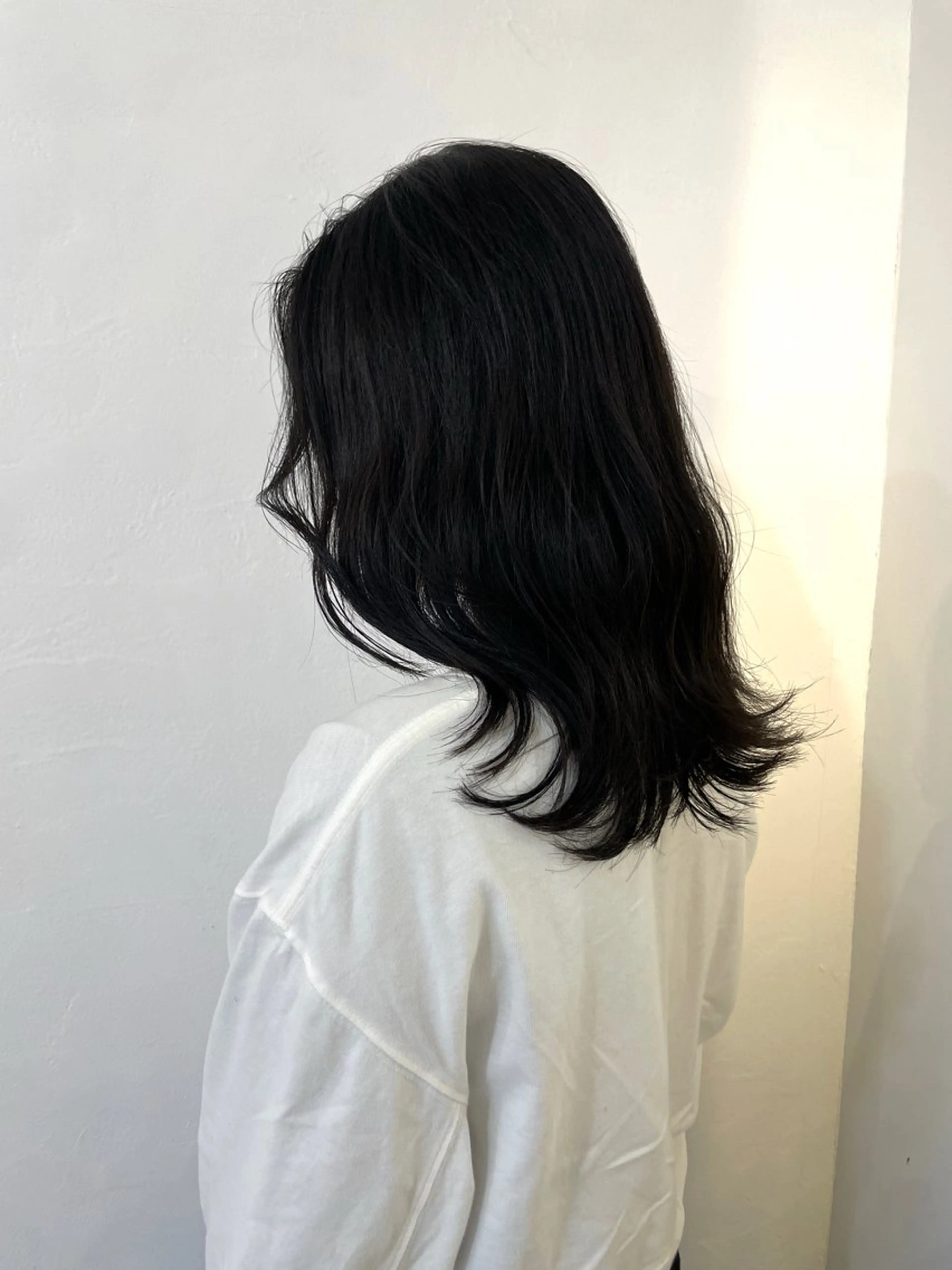 ミディアム ミディアムレイヤー レイヤーカット 外ハネヘア ミディアム特化 /透明感カラーmoeのヘアスタイル