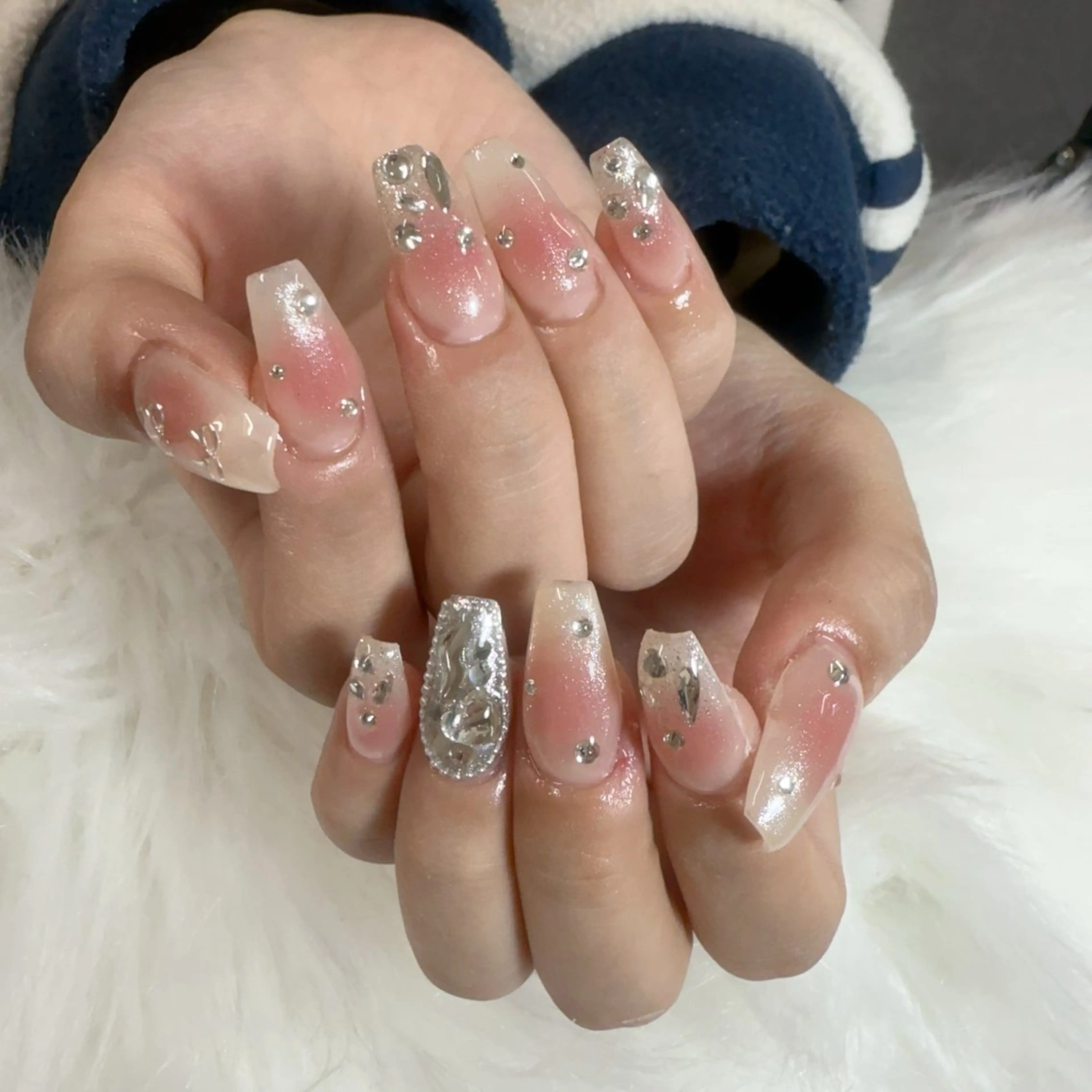 ネイル ハンドネイル 🎀nana🫧 ワンホンネイル🎀のネイルデザイン