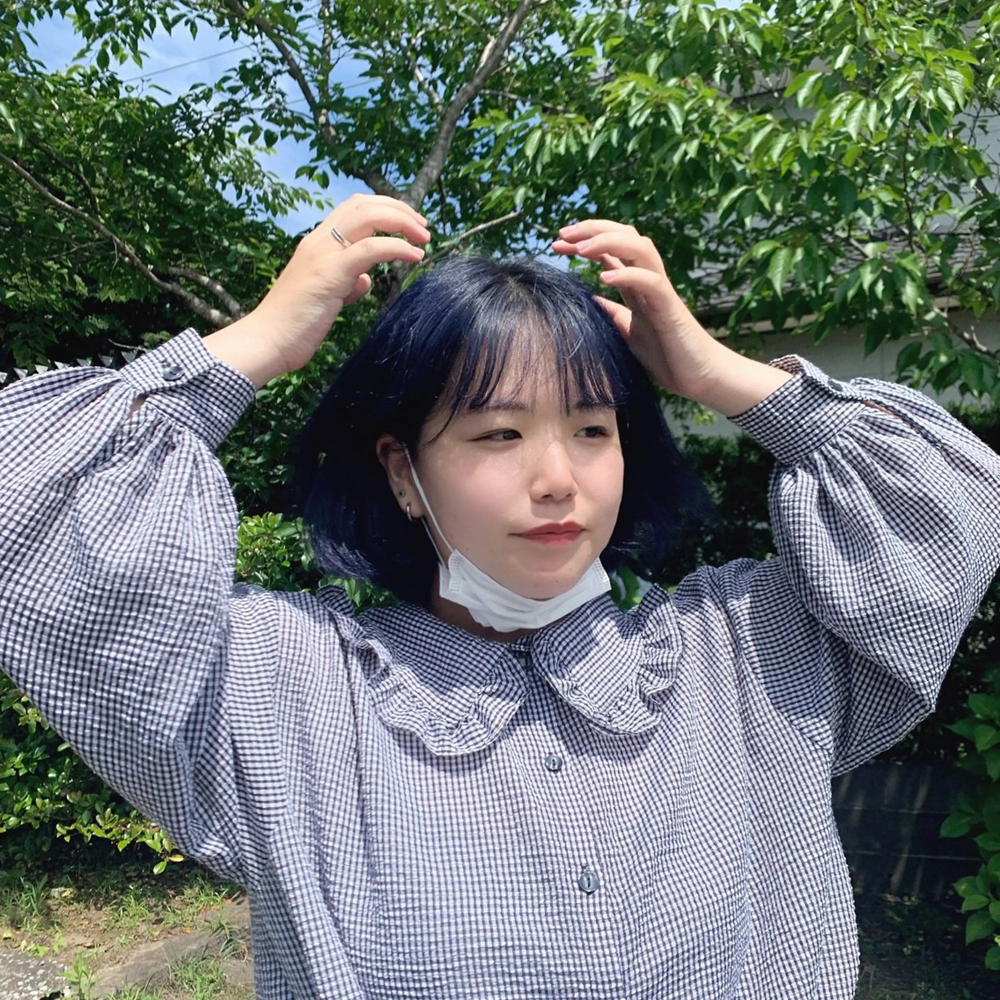 ミディアム カラー ブリーチ ブルーカラー ボブ SALOWIN 新宿三丁目me+所属・レイヤー/ボブ/ パーマ/HARUKAのヘアスタイル